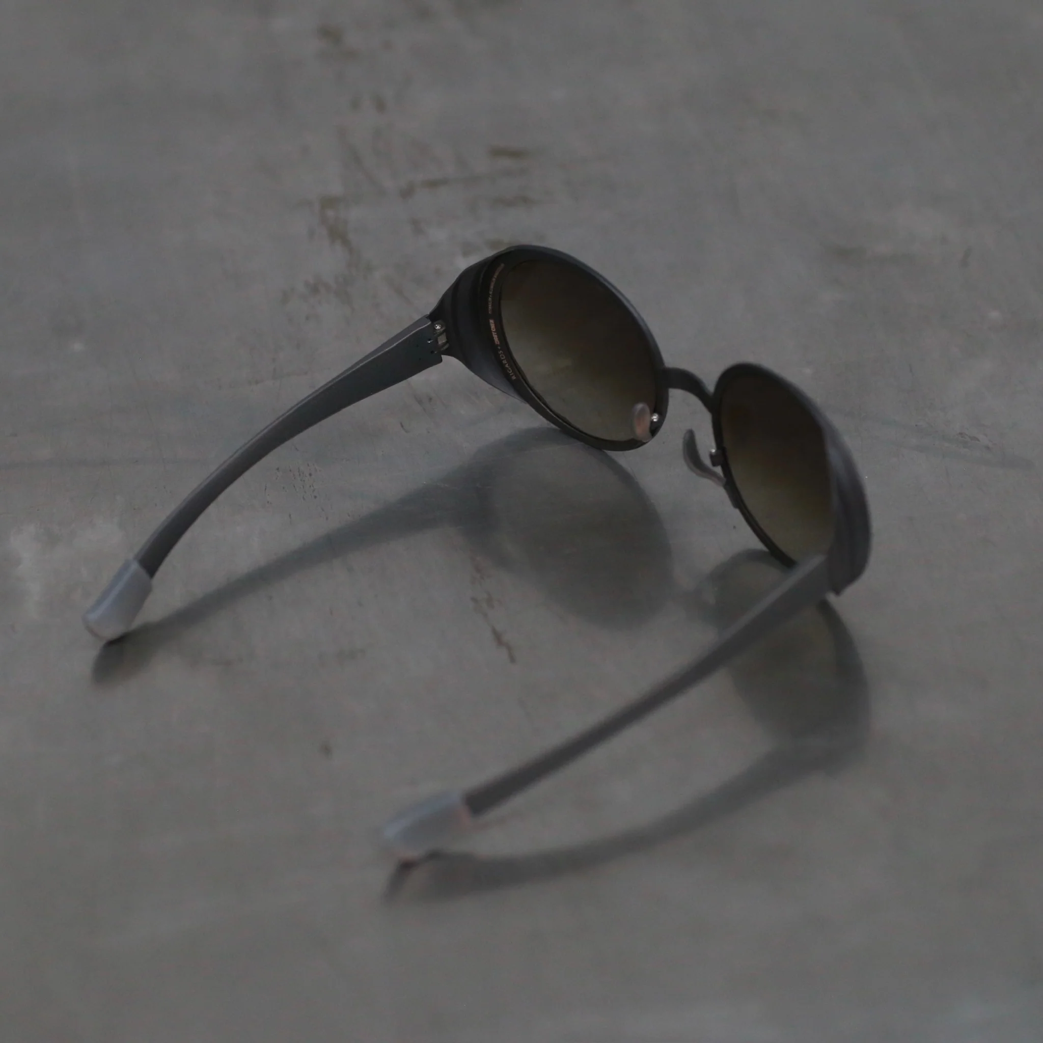 Rigards x Ziggy Chen RG1941ZC series pure titanium/aluminum-magnesium sunglasses RG-RG1941ZC-GQTGQJB antique bronze frame with bronze gradient lenses - Image 4