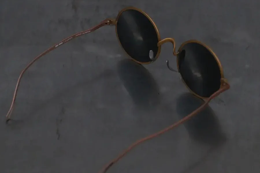 RIGARDS*UMA WANG joint work RG00UW5 series round frame handmade glasses red frame dark gray pieces - Image 4
