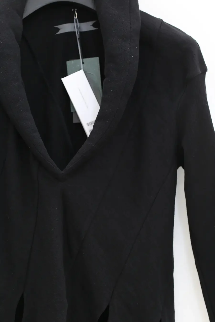 RUI three-dimensional V-neck top RUI-RAW23WV07-HEI black - Image 5