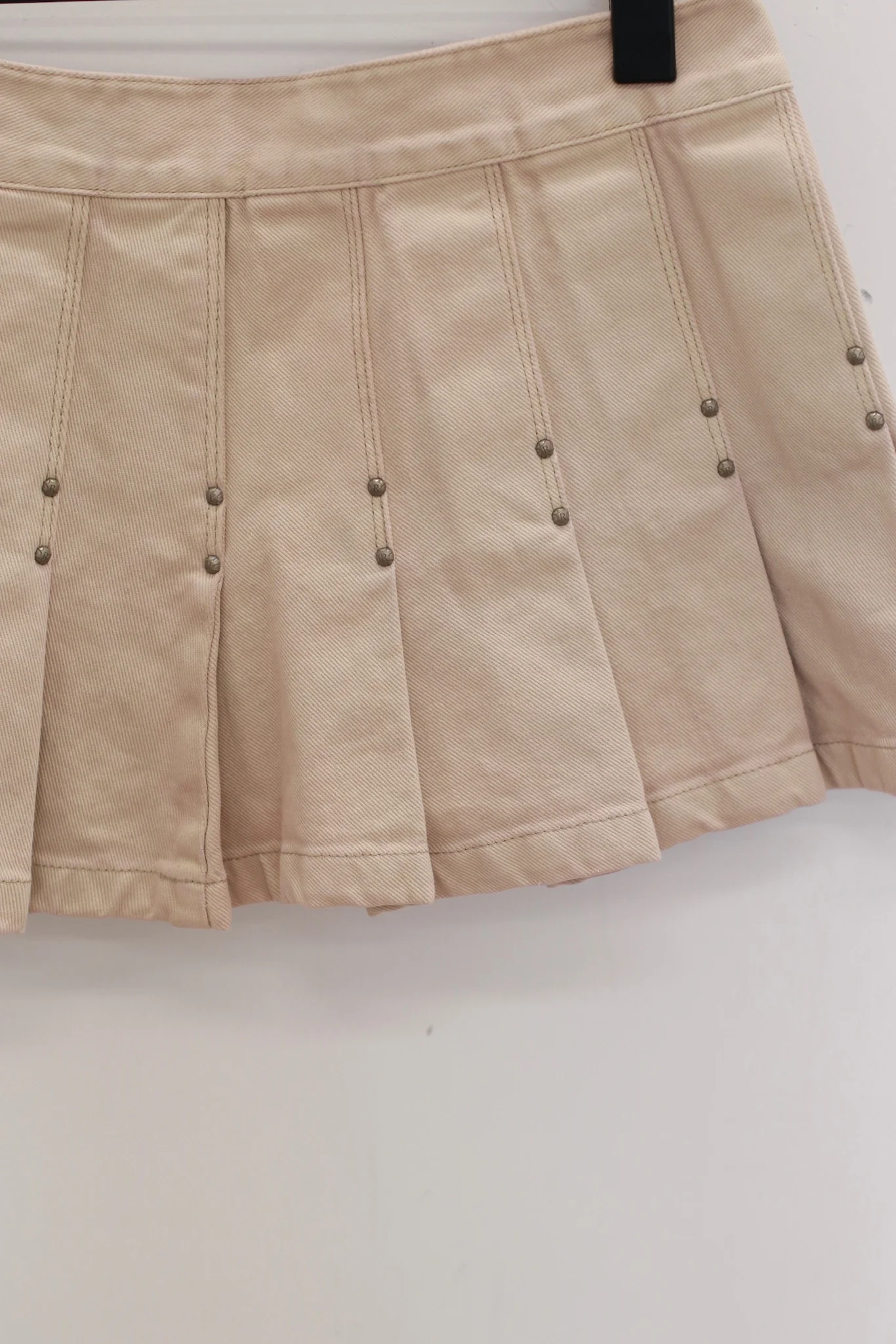 RUI built 25 spring and summer thin strap stitching pleated skirt RUI-RSS25WV27-FB Seashell pink shell - Image 2