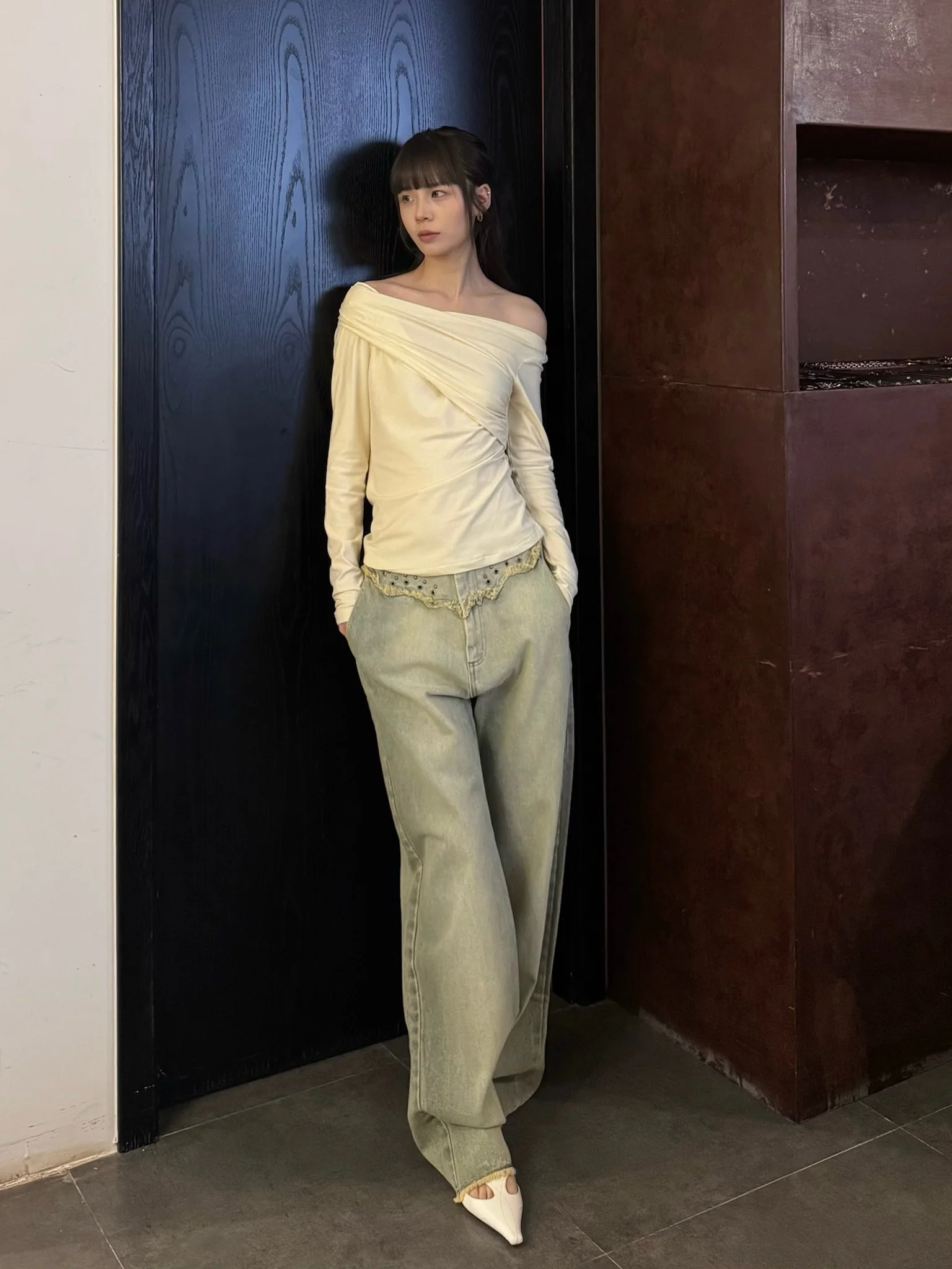 RUI built 26 Early Spring Ruffled Off-Shoulder Long Sleeve T-Shirt RUI-S26WV08BOS-Bone - Image 17