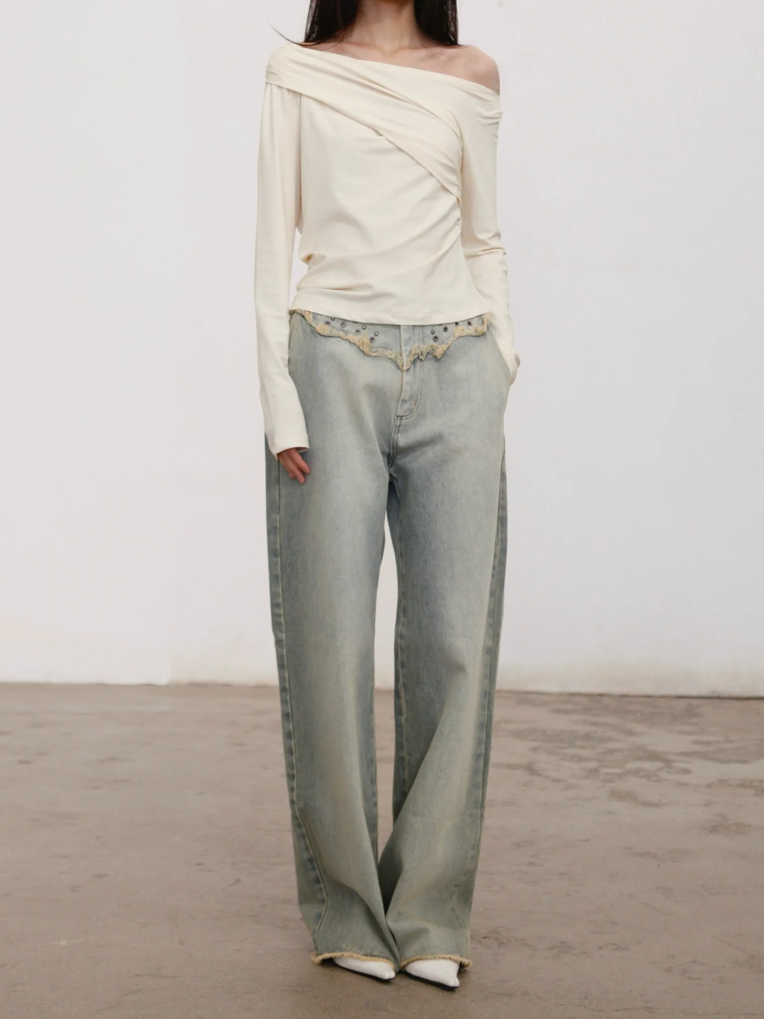 RUI built 26 Early Spring Ruffled Off-Shoulder Long Sleeve T-Shirt RUI-S26WV08BOS-Bone - Image 3