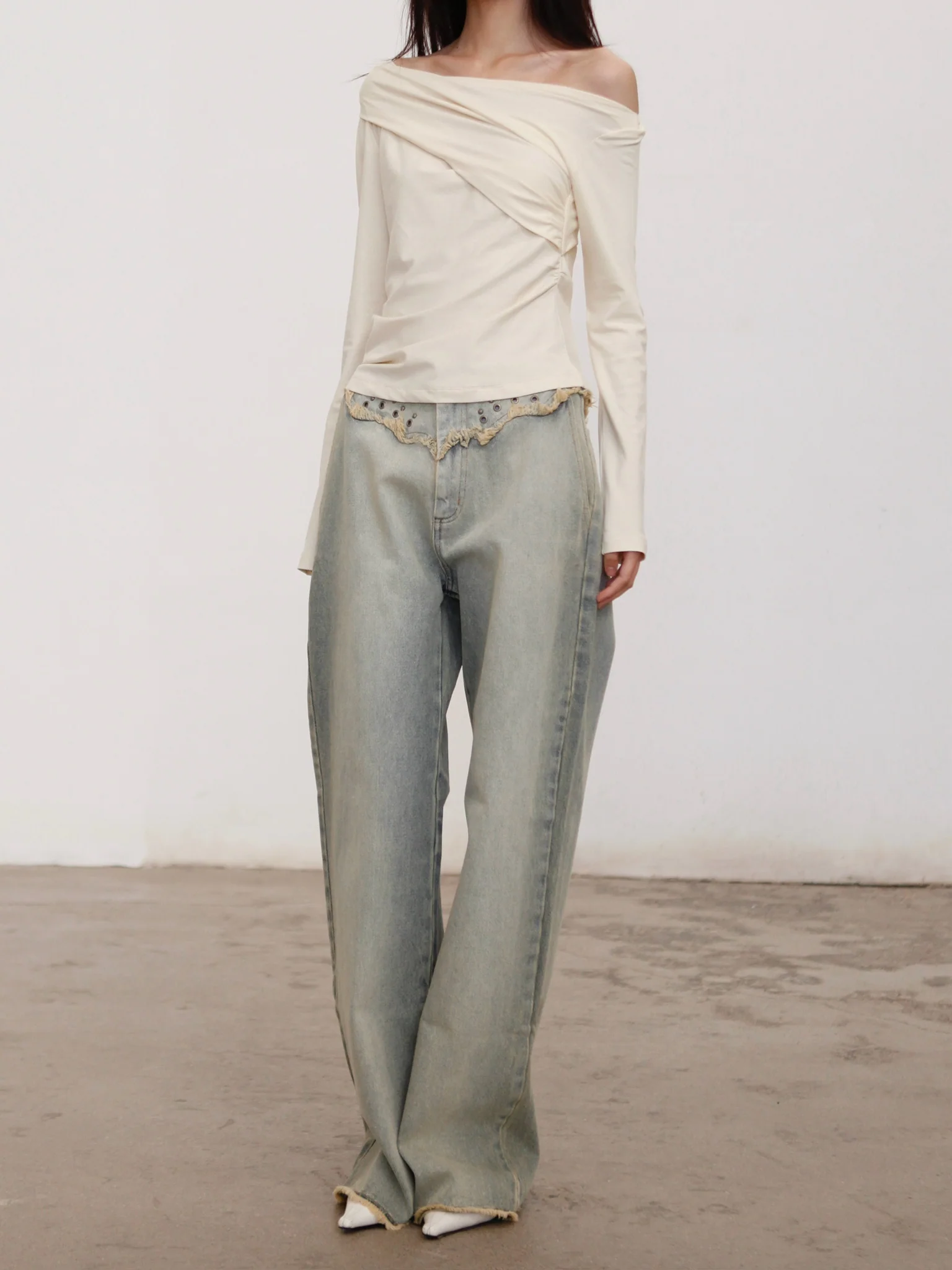 RUI built 26 Early Spring Ruffled Off-Shoulder Long Sleeve T-Shirt RUI-S26WV08BOS-Bone - Image 4