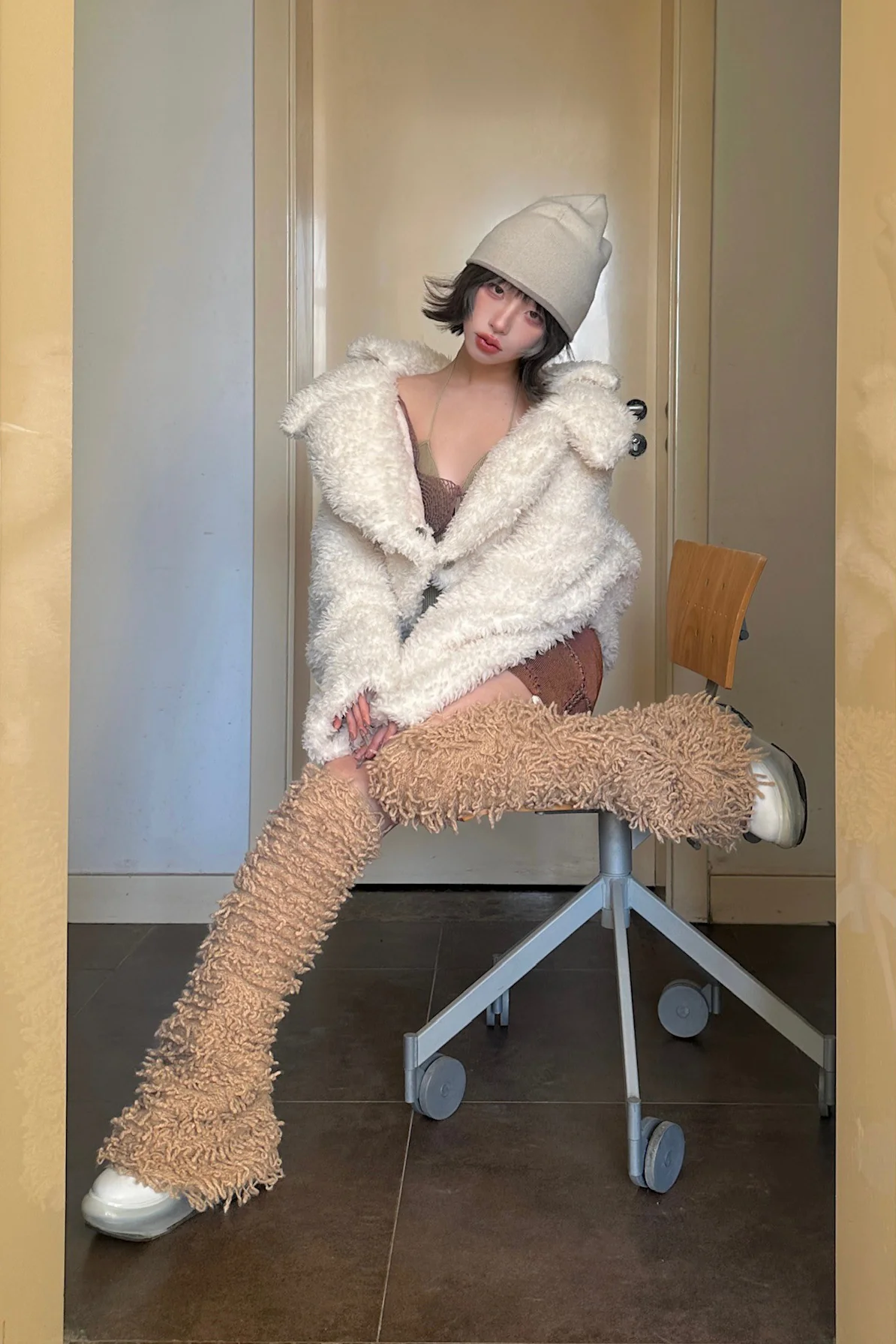 RUI Cashmere Leg Warmers RAW23AC03 Tumbleweed - Image 19
