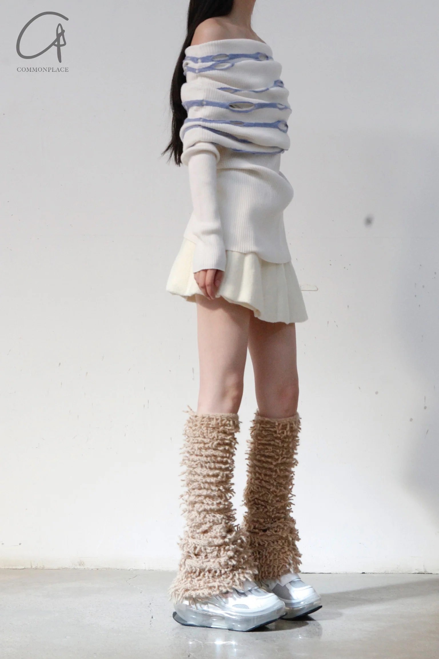 RUI Cashmere Leg Warmers RAW23AC03 Tumbleweed - Image 4