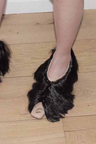 RUI Cutout Long Hair Pumps RUI-RAW22SH01-TUO Ficelle w onyx hair Camel Upper with Black Long Hair - Image 8