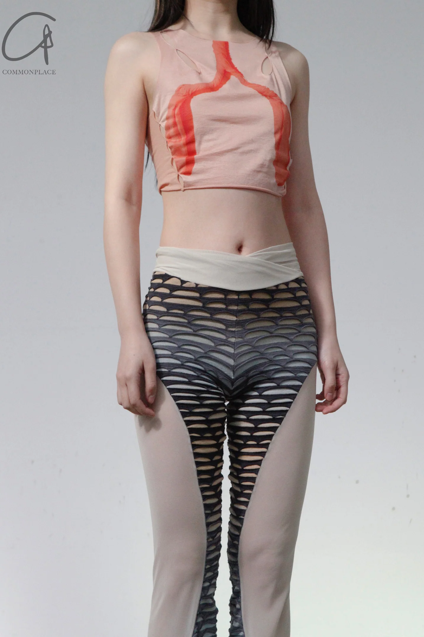 RUI fish scale stitching mesh flared pants RSS23KN06 nightfall black and gray gradient - Image 20