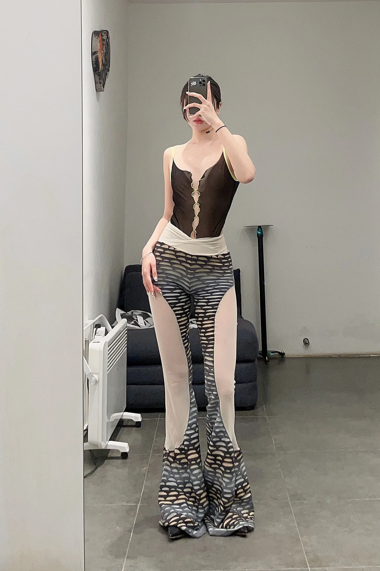 RUI fish scale stitching mesh flared pants RSS23KN06 nightfall black and gray gradient - Image 44