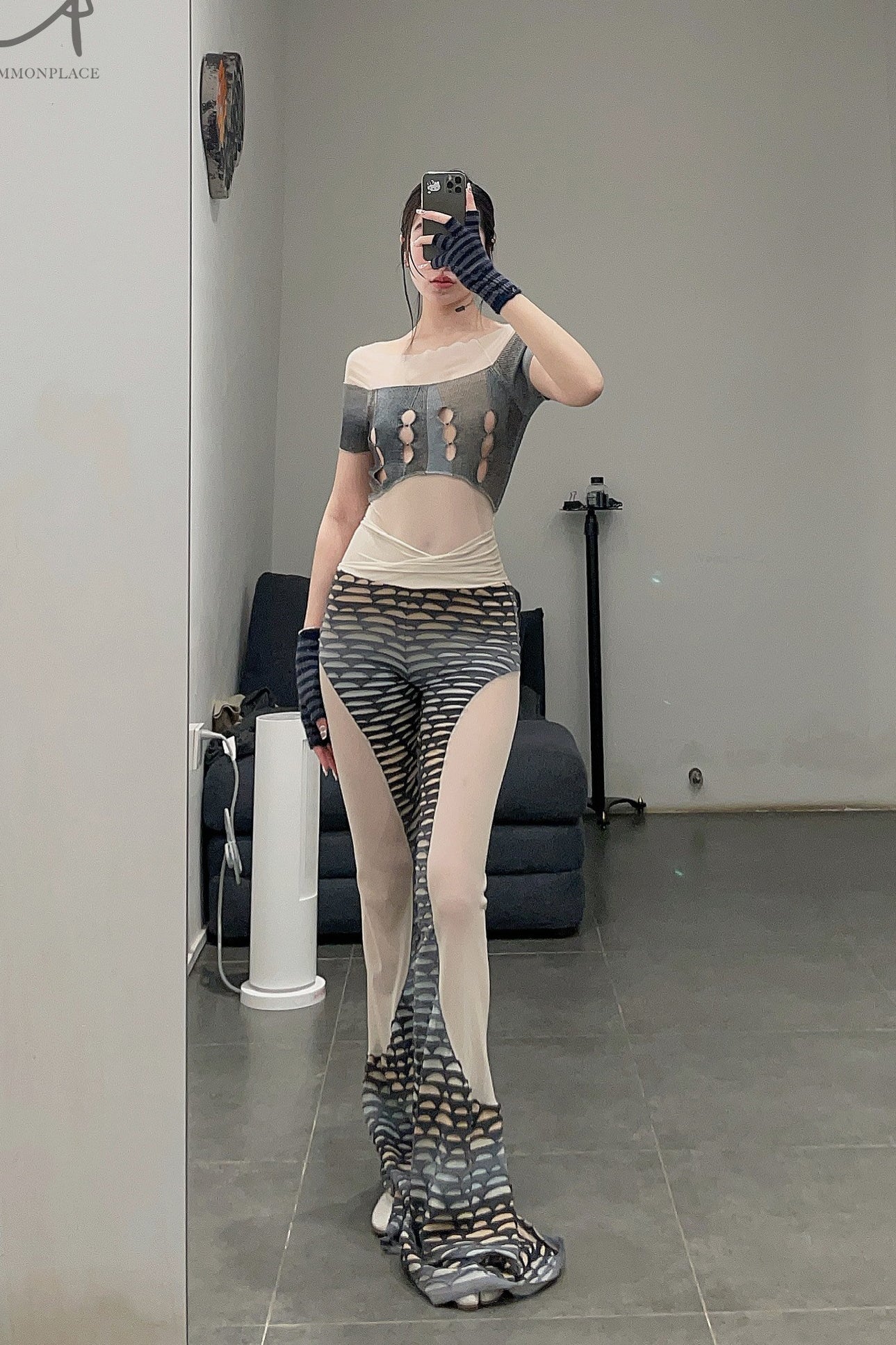RUI fish scale stitching mesh flared pants RSS23KN06 nightfall black and gray gradient - Image 49