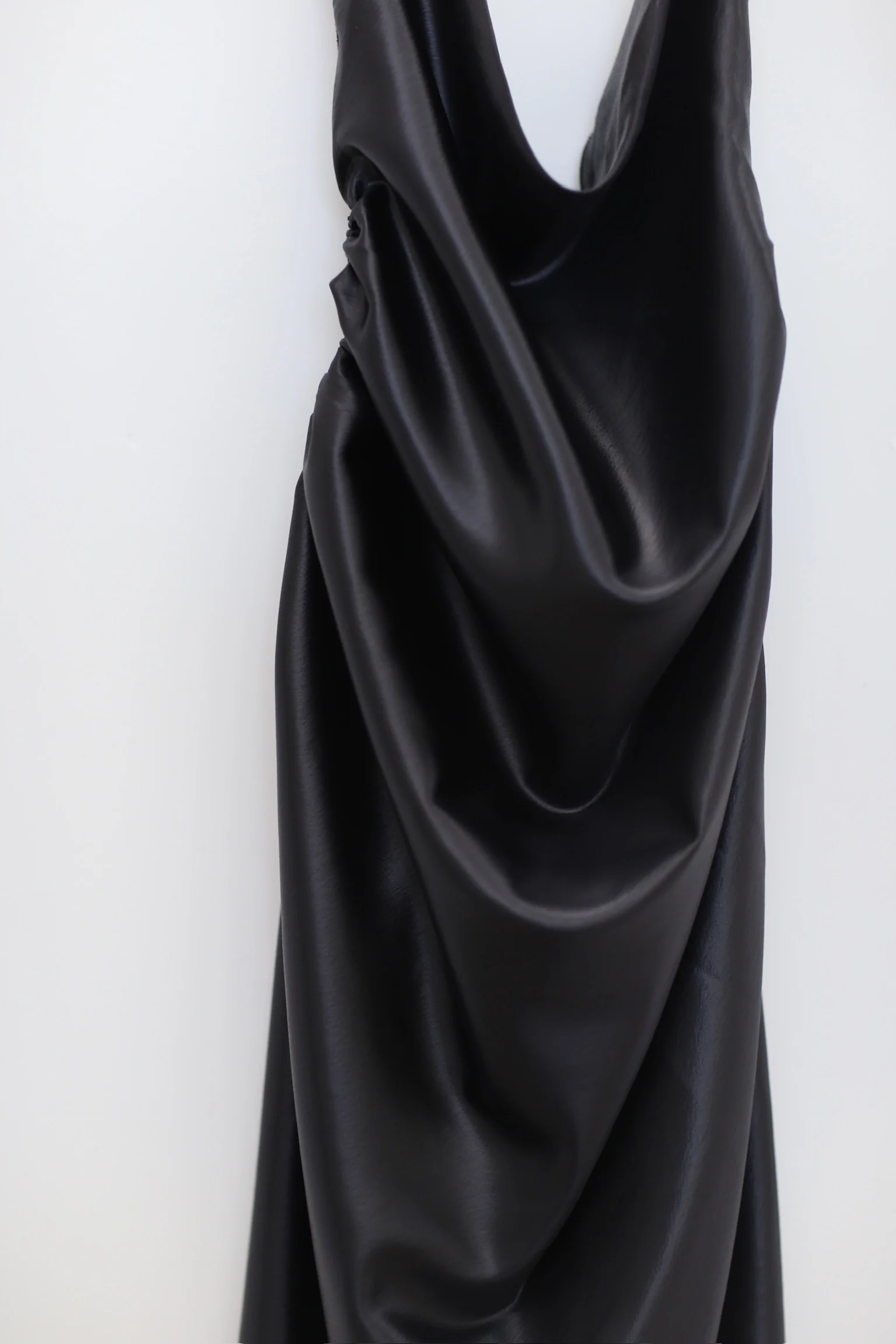 RUI pin pleated satin dress RSS24WV17 black - Image 5