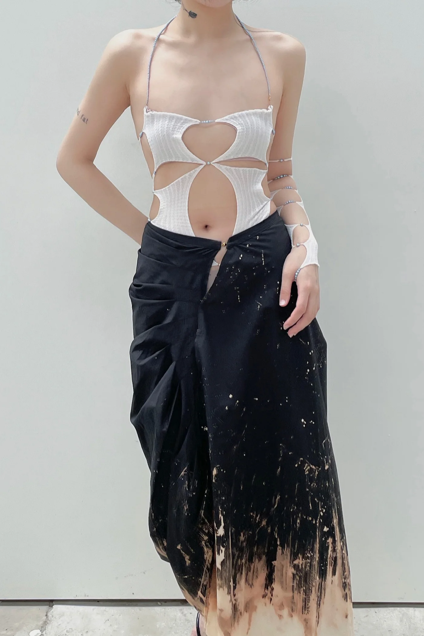 Rui Zhou R004 Sleeve Series Crystal Pearl Single Arm Sleeve RUI-SS21-R004-BAI White - Image 5