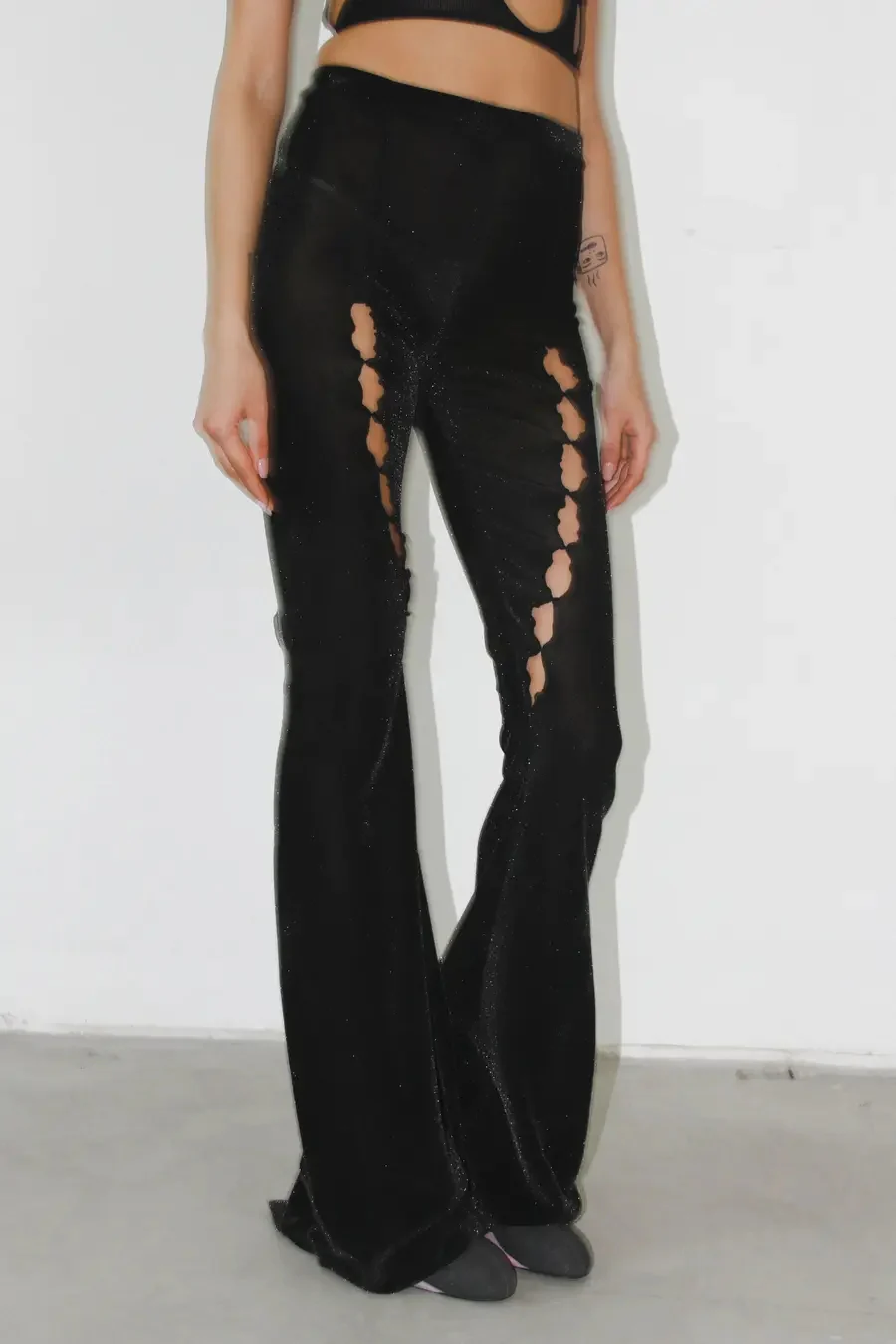 RUI Velvet Cutout Flared Pants RAW23WV03 Black - Image 3