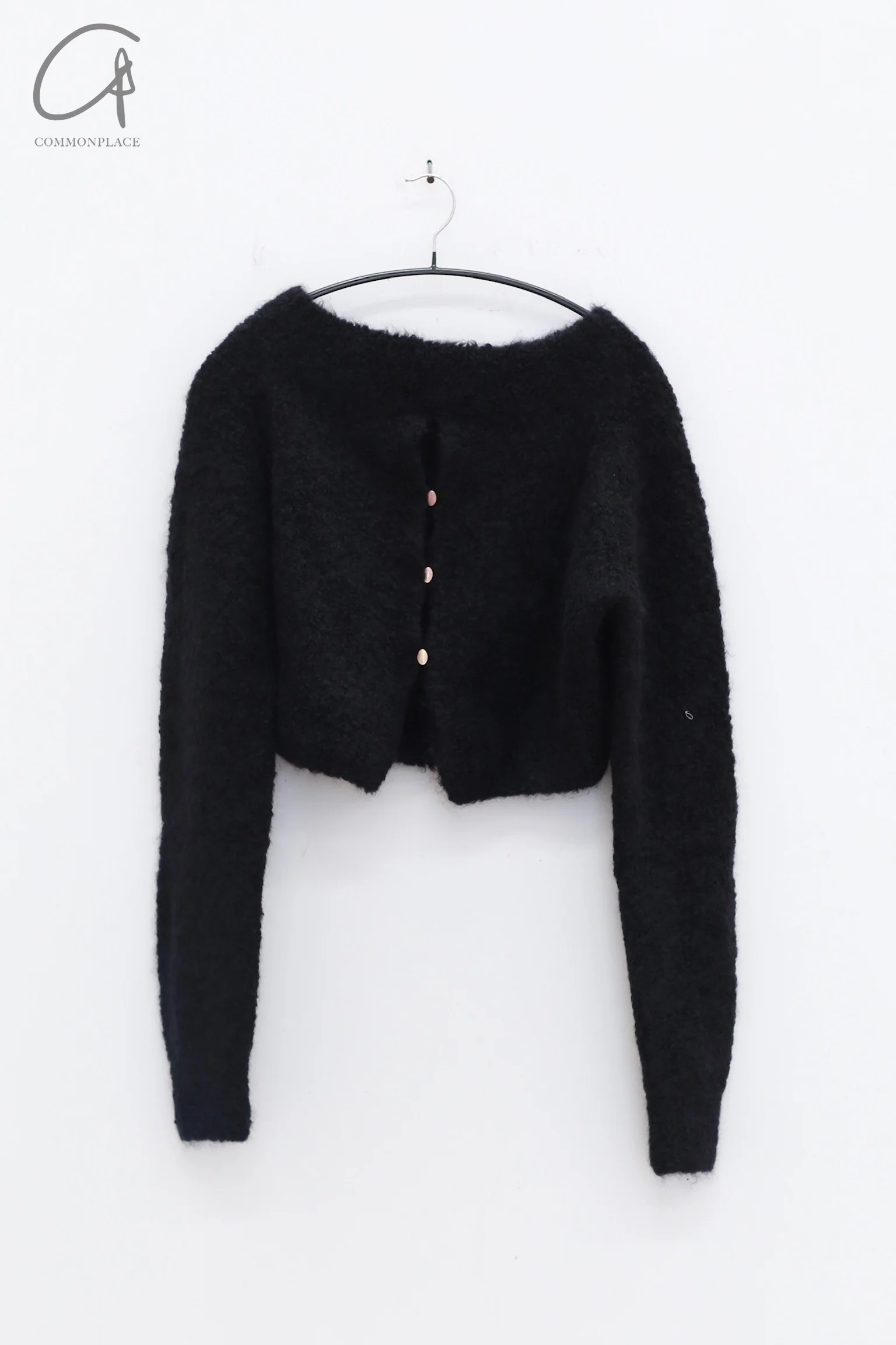 Rui Zhou 24 Autumn and Winter Plush One Shoulder Sweater RUI-RAW24KN07-HEI Black
