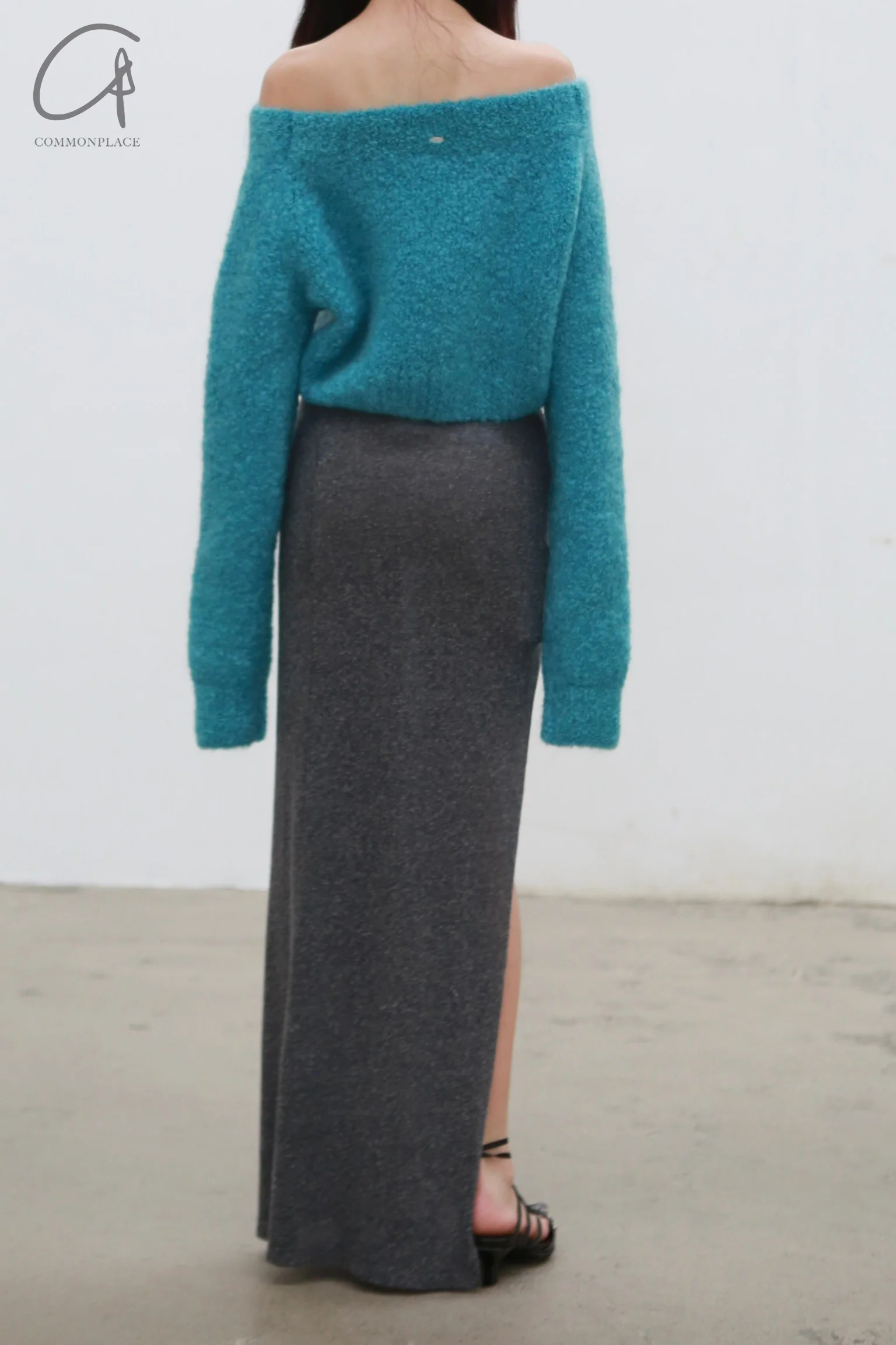 Rui Zhou 24 Autumn and Winter Plush One Shoulder Sweater RUI-RAW24KN07-QINGBI Green - Image 4