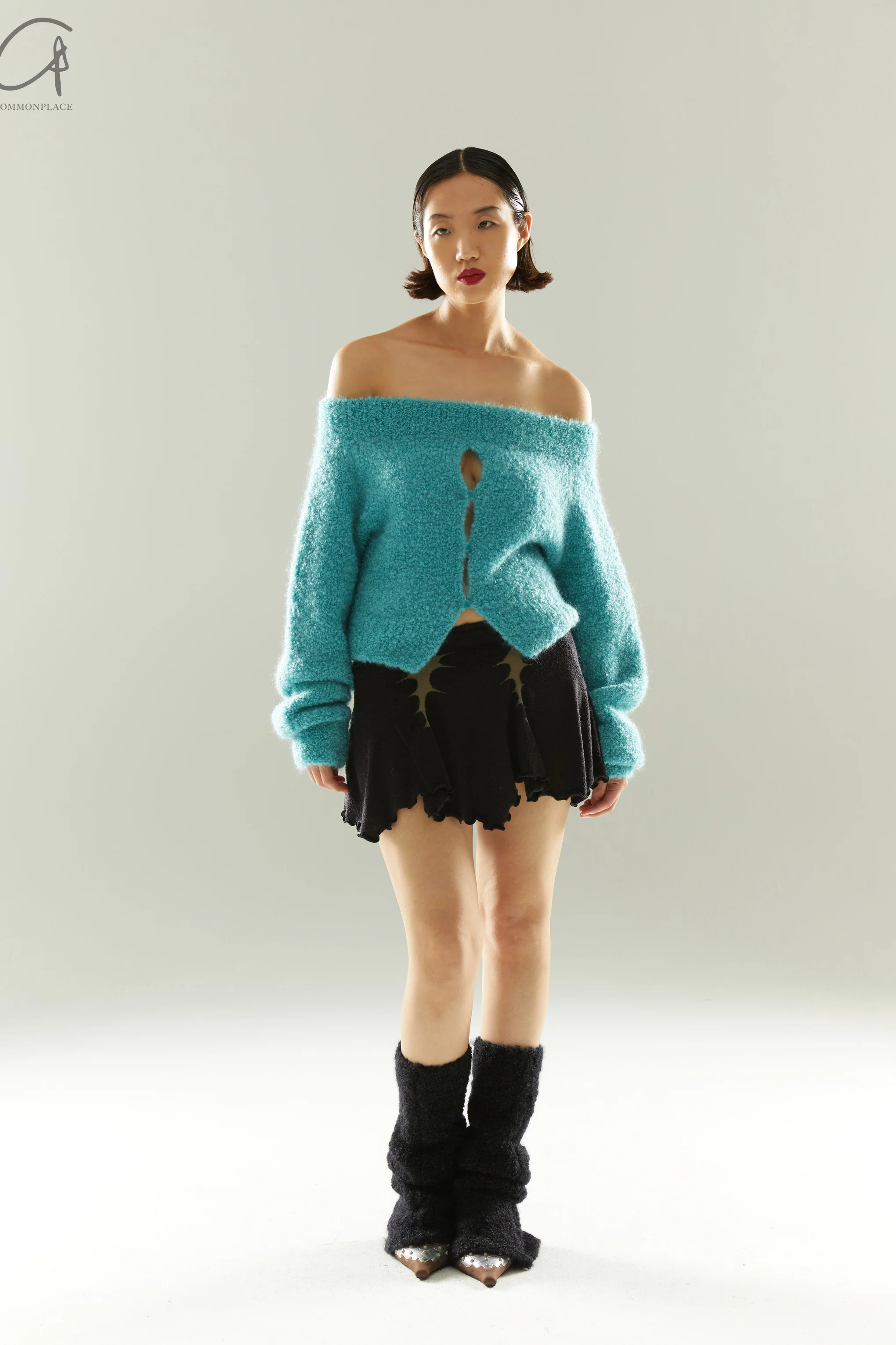 Rui Zhou 24 Autumn and Winter Plush One Shoulder Sweater RUI-RAW24KN07-QINGBI Green - Image 9