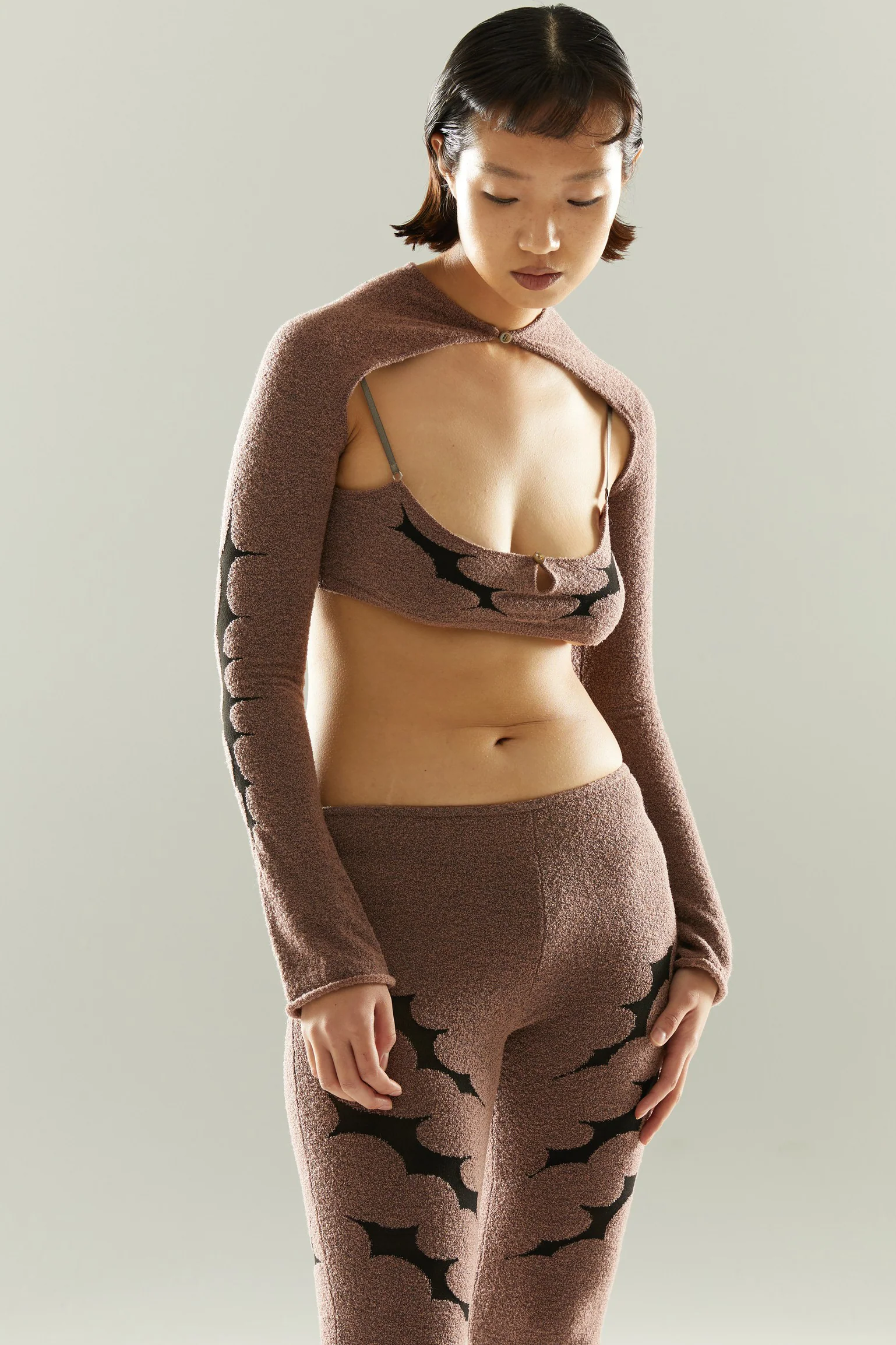 Rui Zhou 24 Autumn and Winter Thorn Intarsia Short Vest Series RUI-RAW24KN09-CHAFEN TeaRose - Image 5