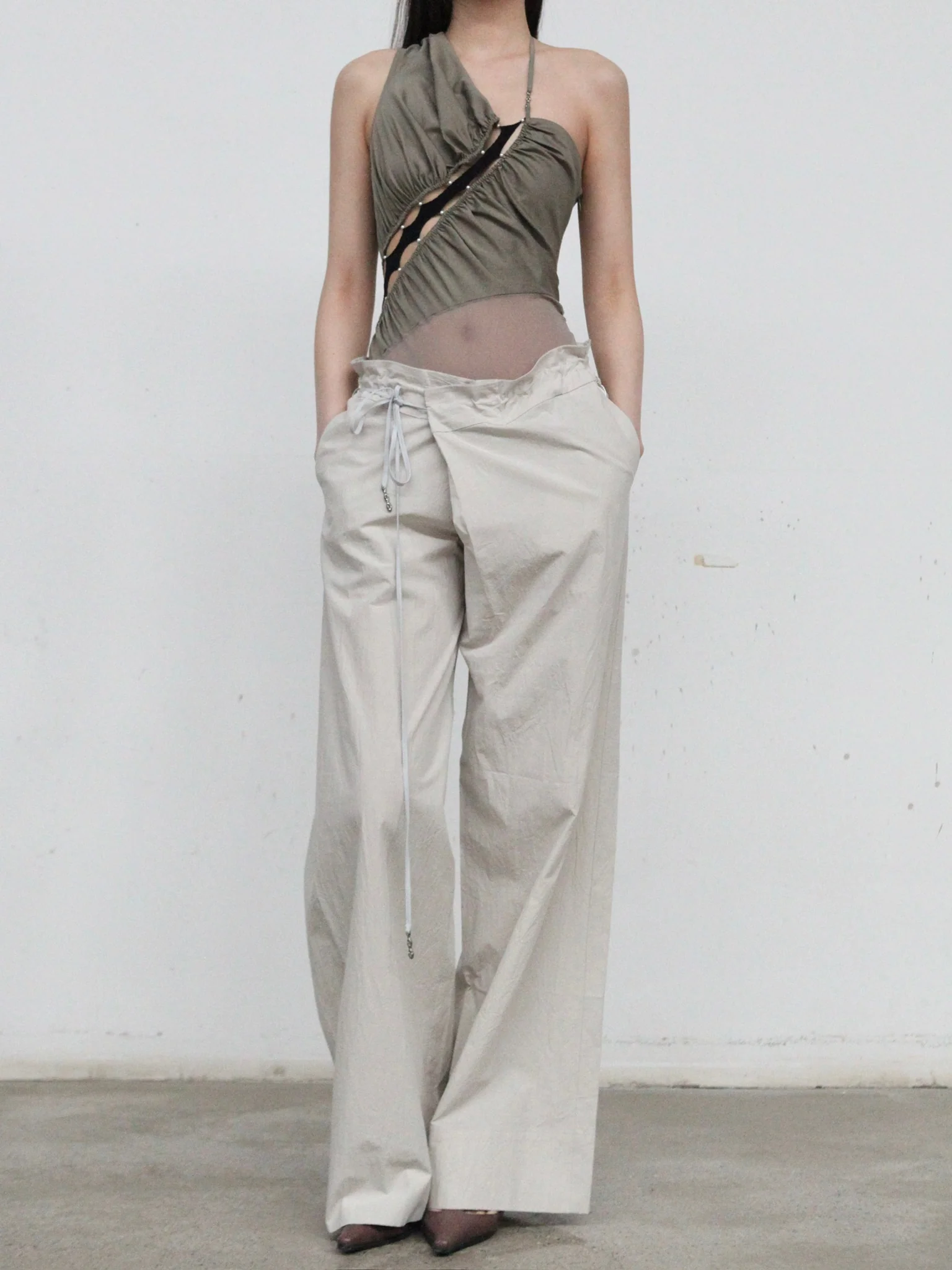 RUIbuilt 25 Spring and Summer One Shoulder Splicing Pleated Bodysuit RUI-RSS25WV11-JL Army Green - Image 3