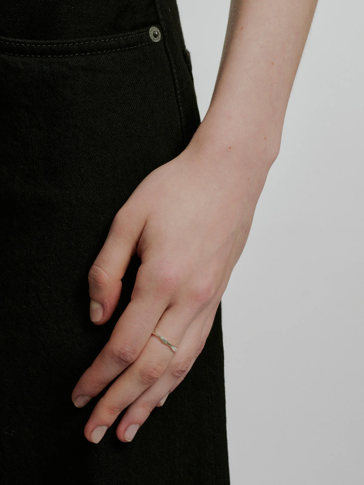 SALE E PEPE Sterling Silver Fish Ring SEP-SP04F05-YIN - Image 7