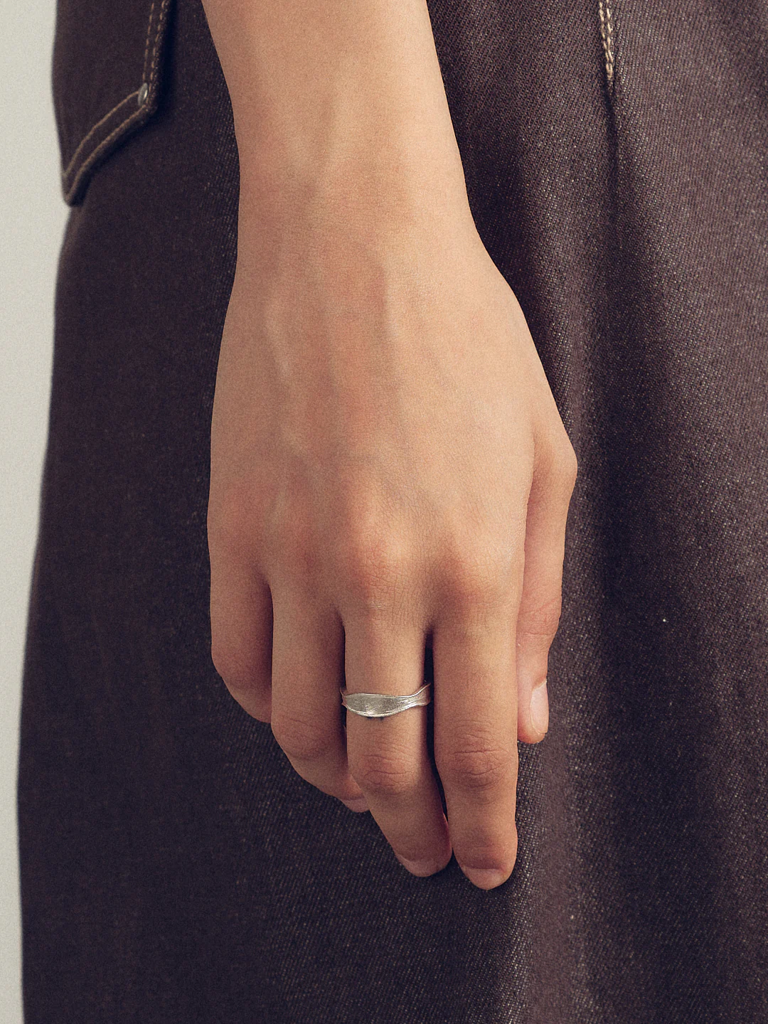 SALE E PEPE Sterling Silver/Gold Plated Petal Ring SEP-SP02F03-YIN Silver  (SP02F03 SP02F04) - Image 5