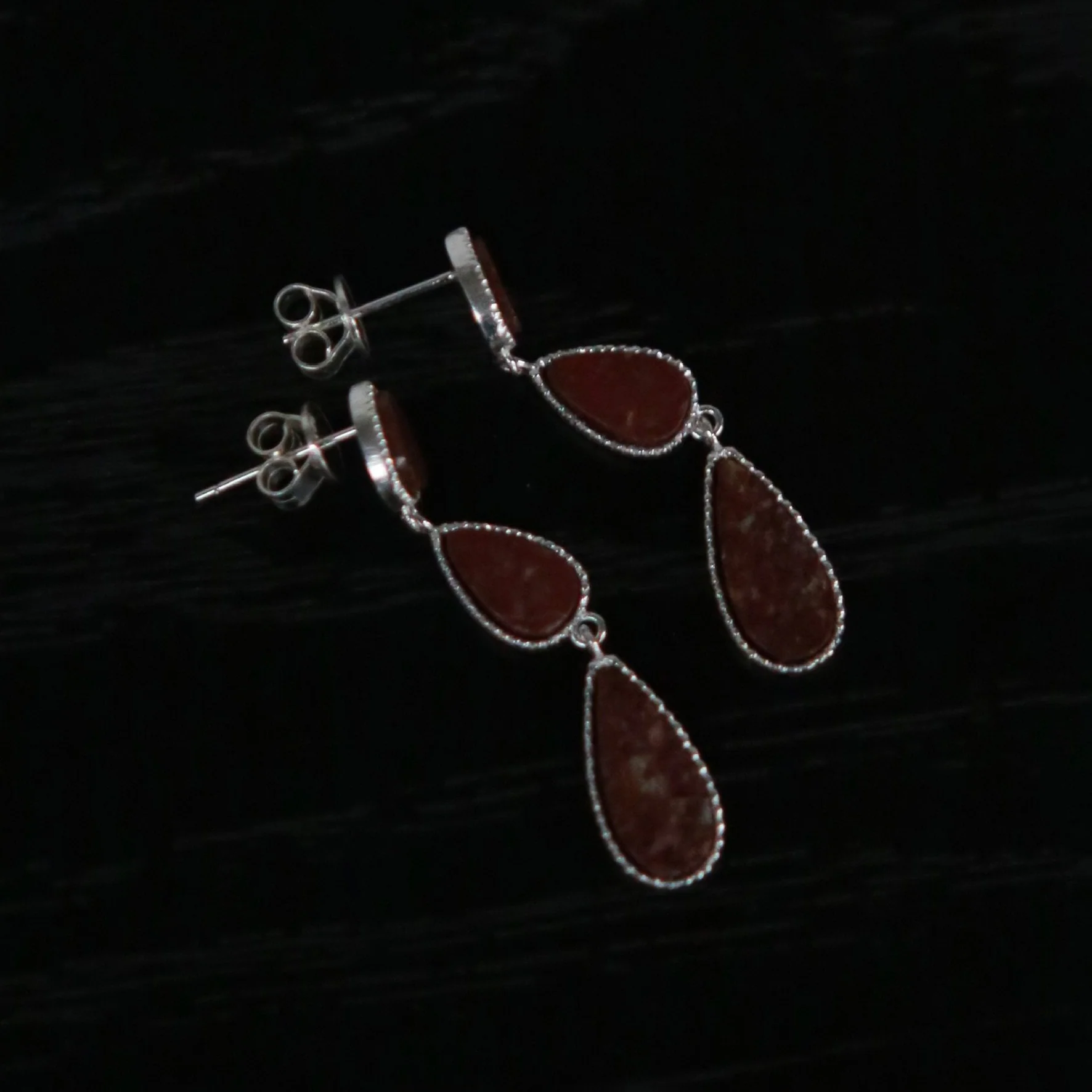 SALE E PEPE Sterling Silver Pebble Drop Earrings SEP-SP05E11-HY Red/Silver - Image 2