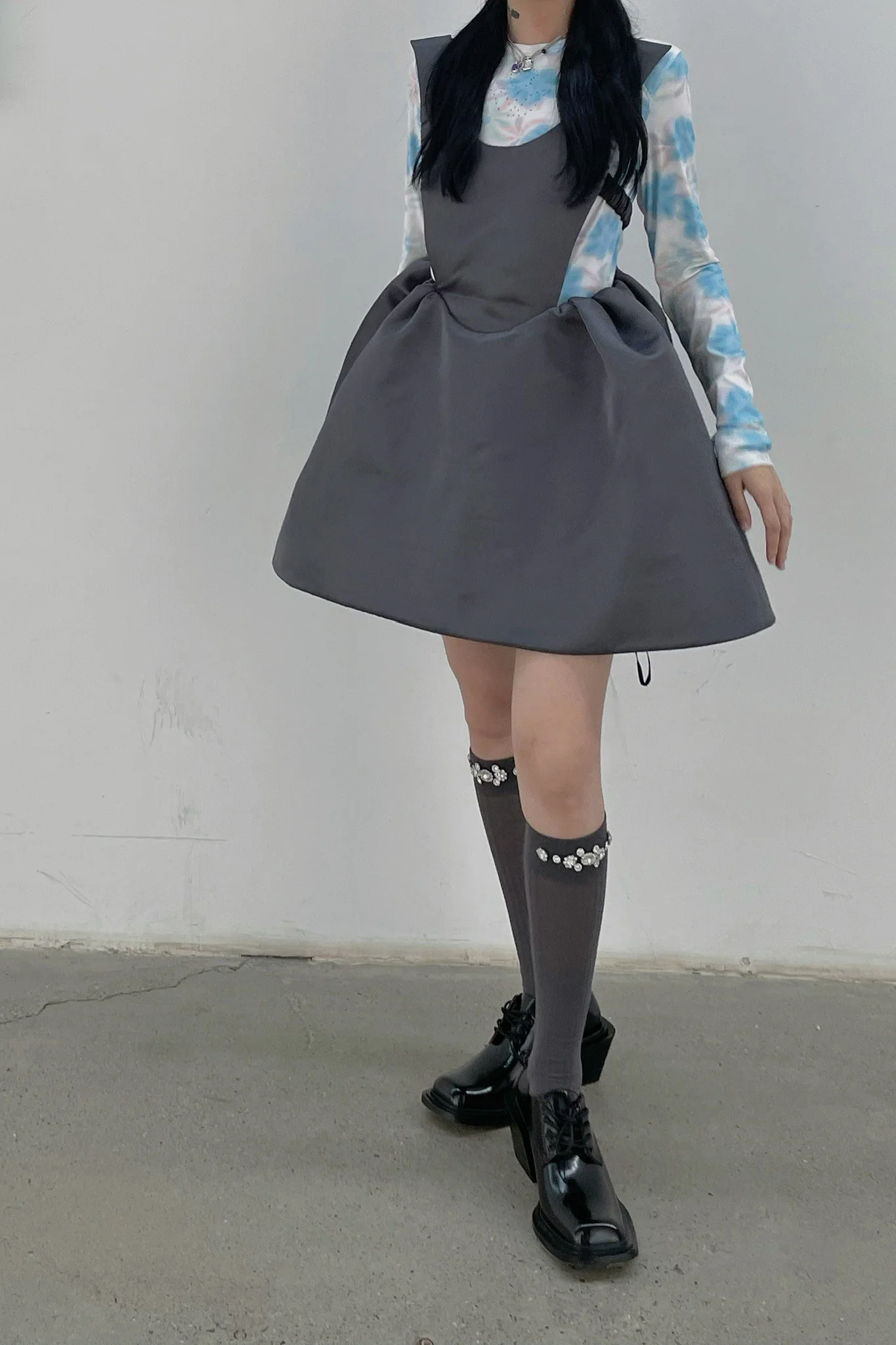 SHUSHUTONG open back dress aw21dr07 gray - Image 10