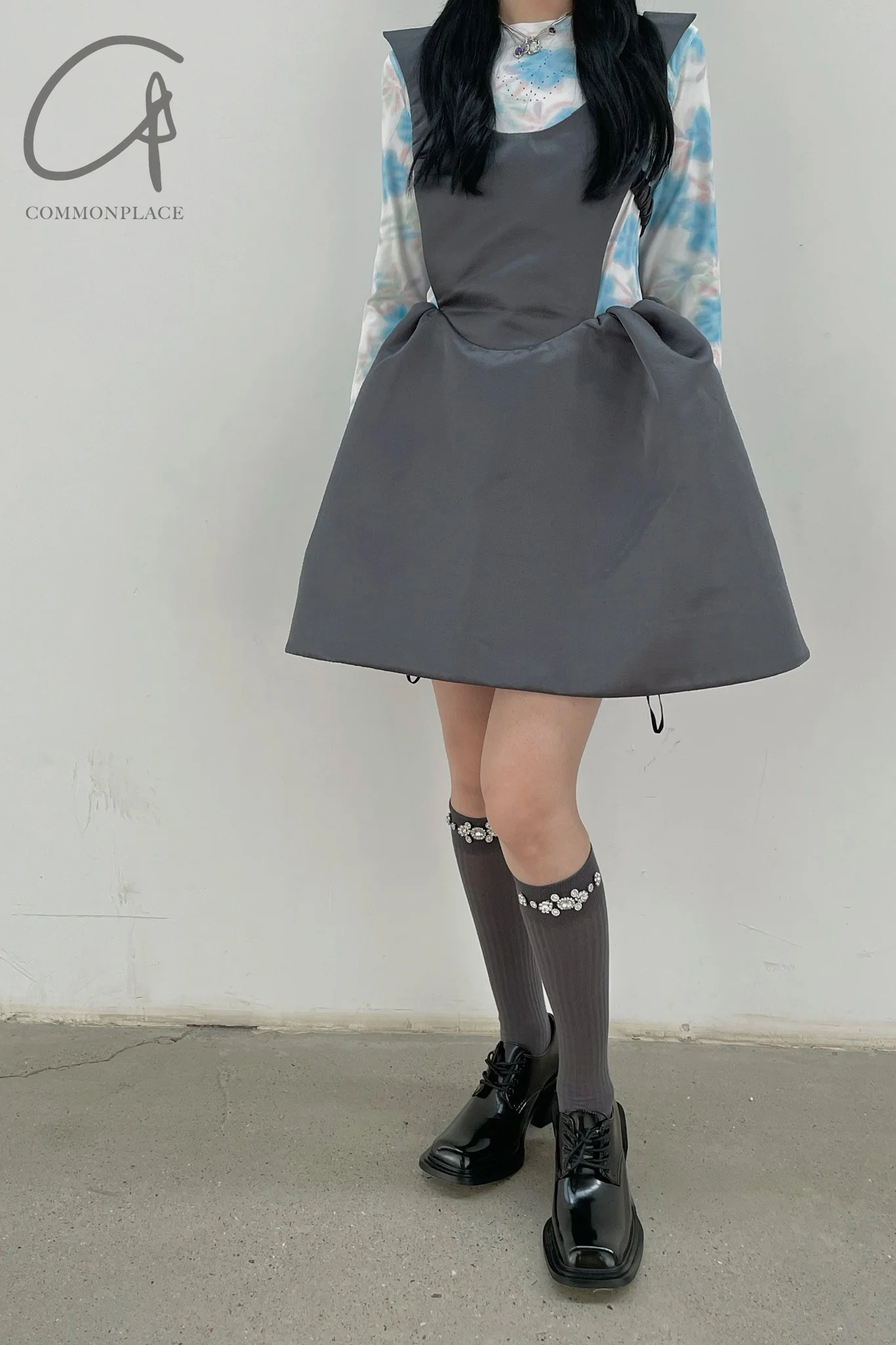 SHUSHUTONG open back dress aw21dr07 gray - Image 9