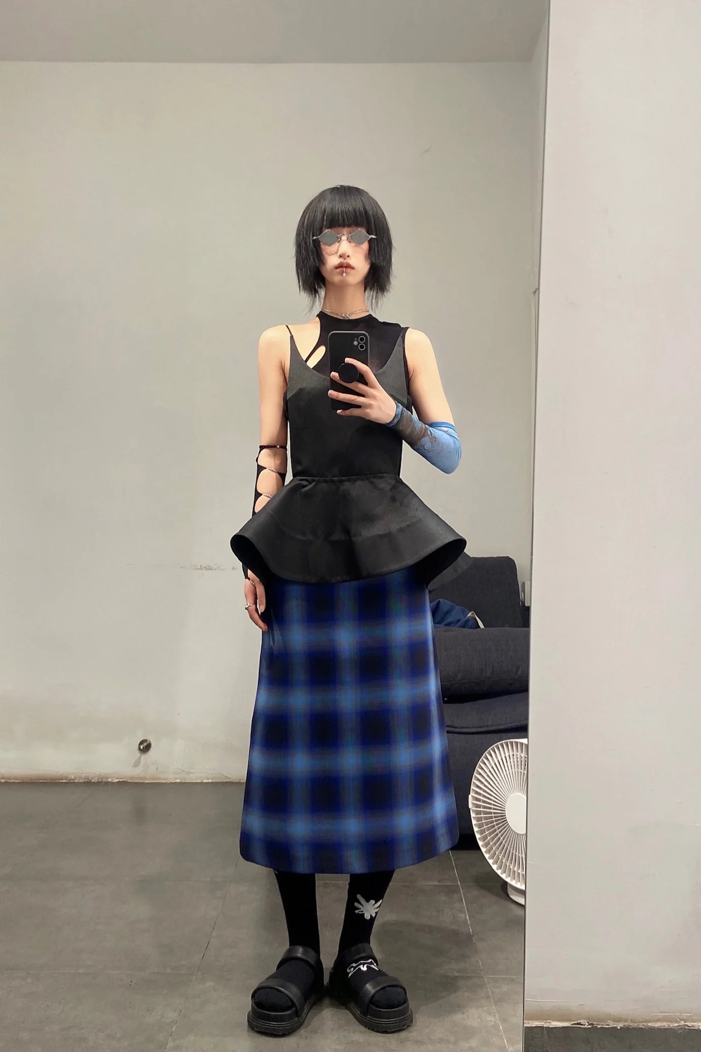 SHUSHUTONG ruffle sling top aw21to02 black - Image 5