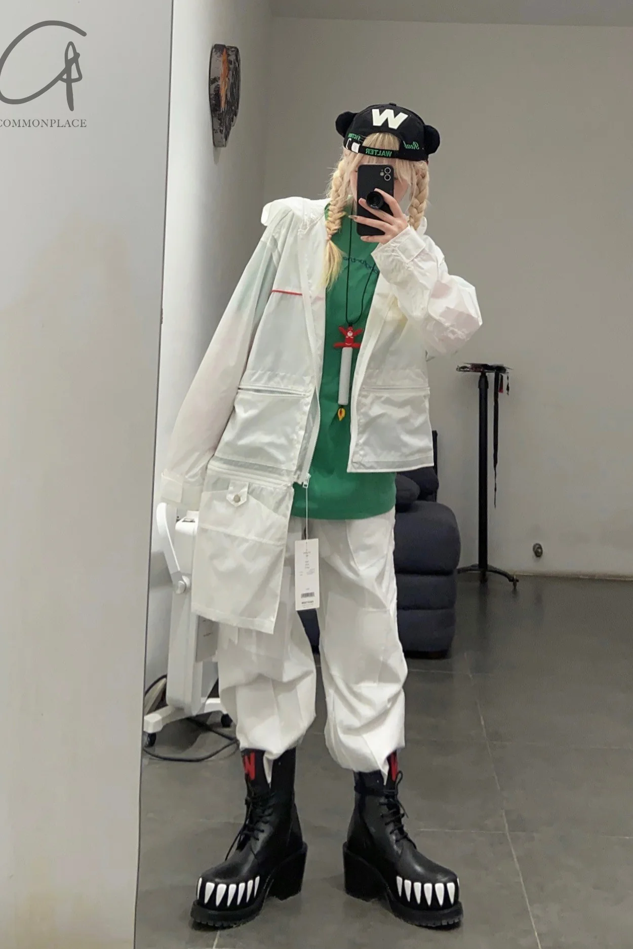 Song for the mute lining patch pocket pants 211_WPTO32L_COPAWHT - Image 64