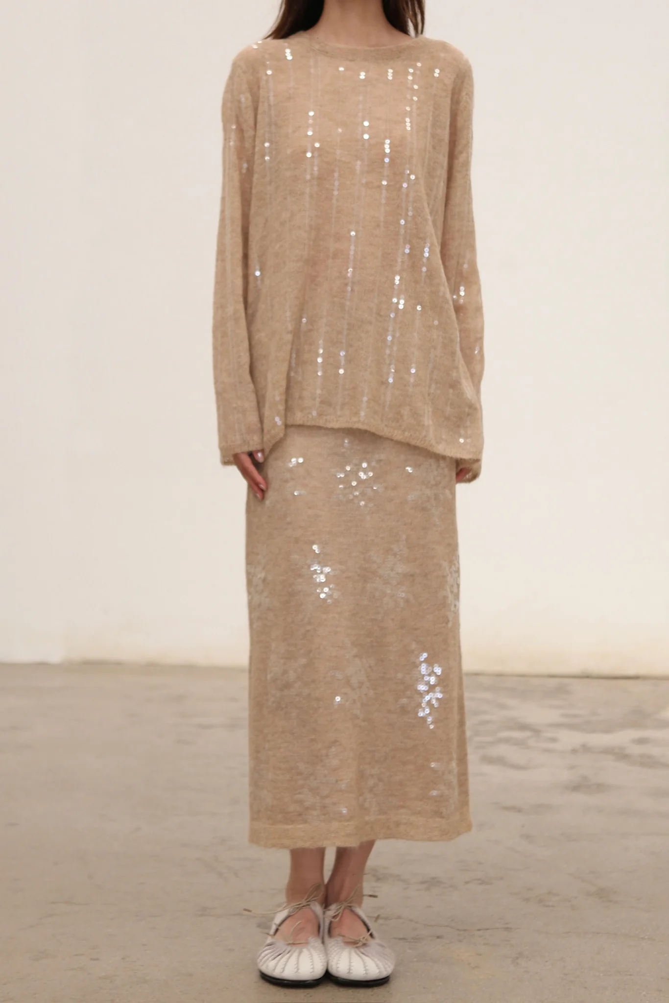 SWAYING 2025 Fall/Winter Collection: Beaded Alpaca Wool Sweater/Skirt Set SW-SW25AW3B05C1S2-XING (Floral design, beige color) Skirt (SW25AW1T07C1S4) - Image 8