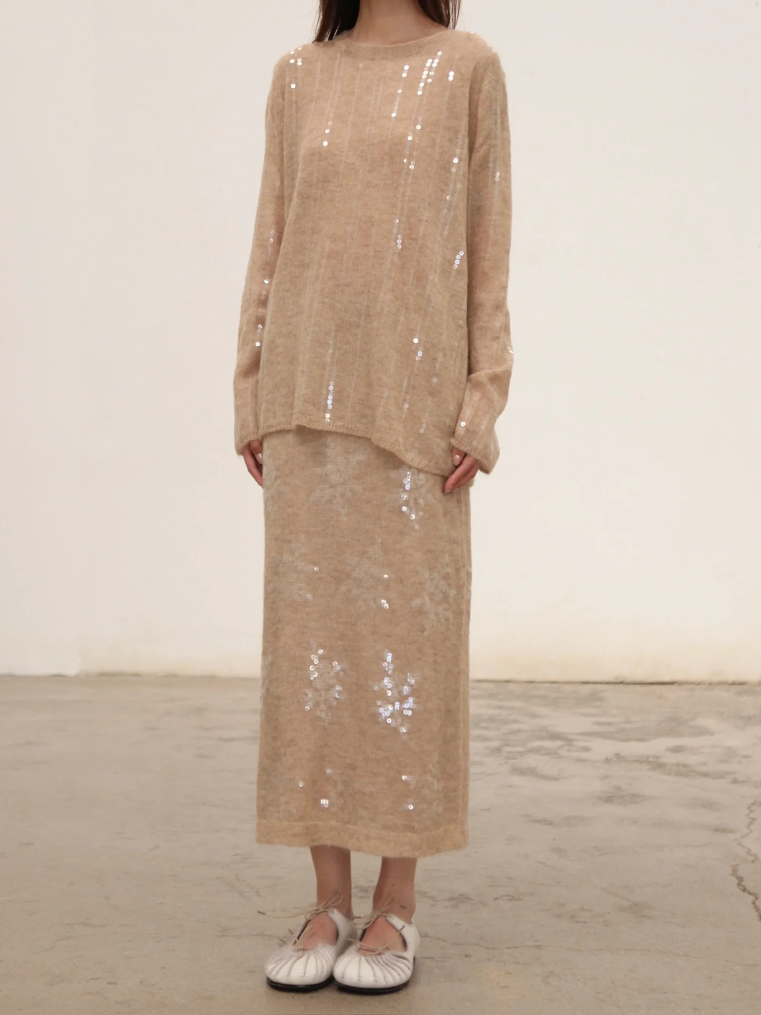 SWAYING 2025 Fall/Winter Collection: Beaded Alpaca Wool Sweater/Skirt Set SW-SW25AW3B05C1S2-XING (Floral design, beige color) Skirt (SW25AW1T07C1S4) - Image 9