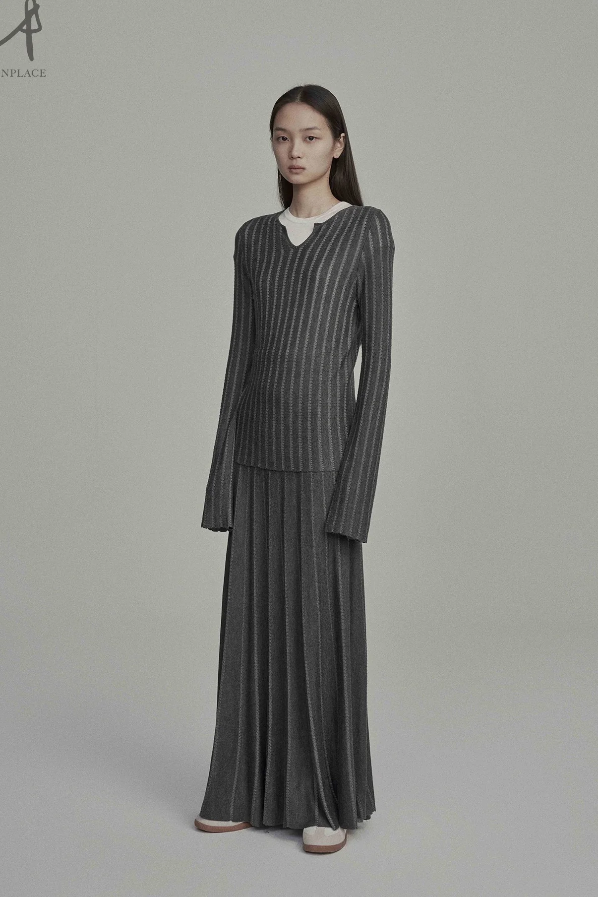 SWAYING 24 Early Autumn Vertical Striped Knitted Swing Skirt SW-SW24PF3B01-HUI Gray - Image 4