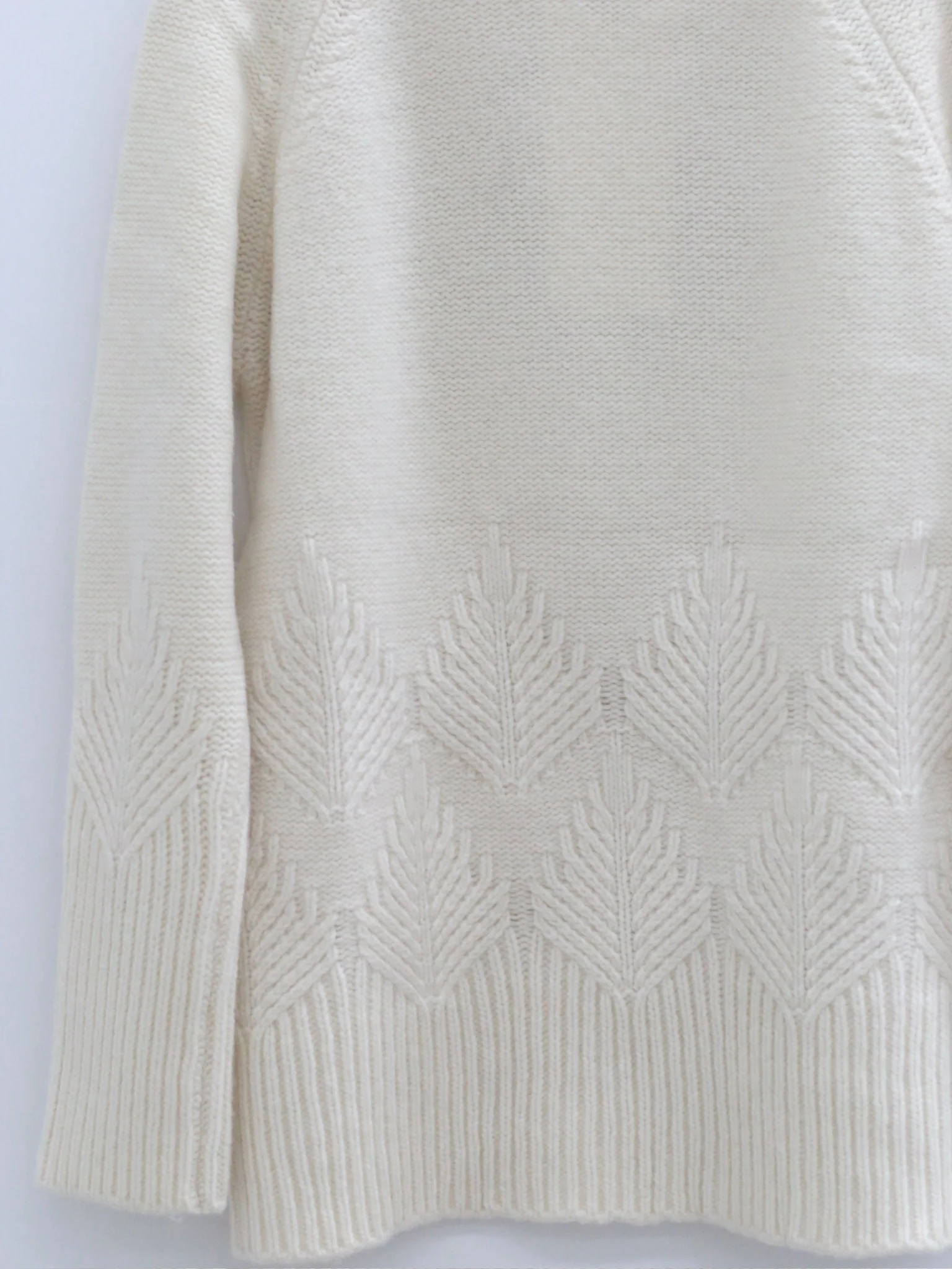 SWAYING 25 Autumn and Winter Slanted Cardigan Wool Top SW-SW25AW1T18C1S2-BAI White - Image 3