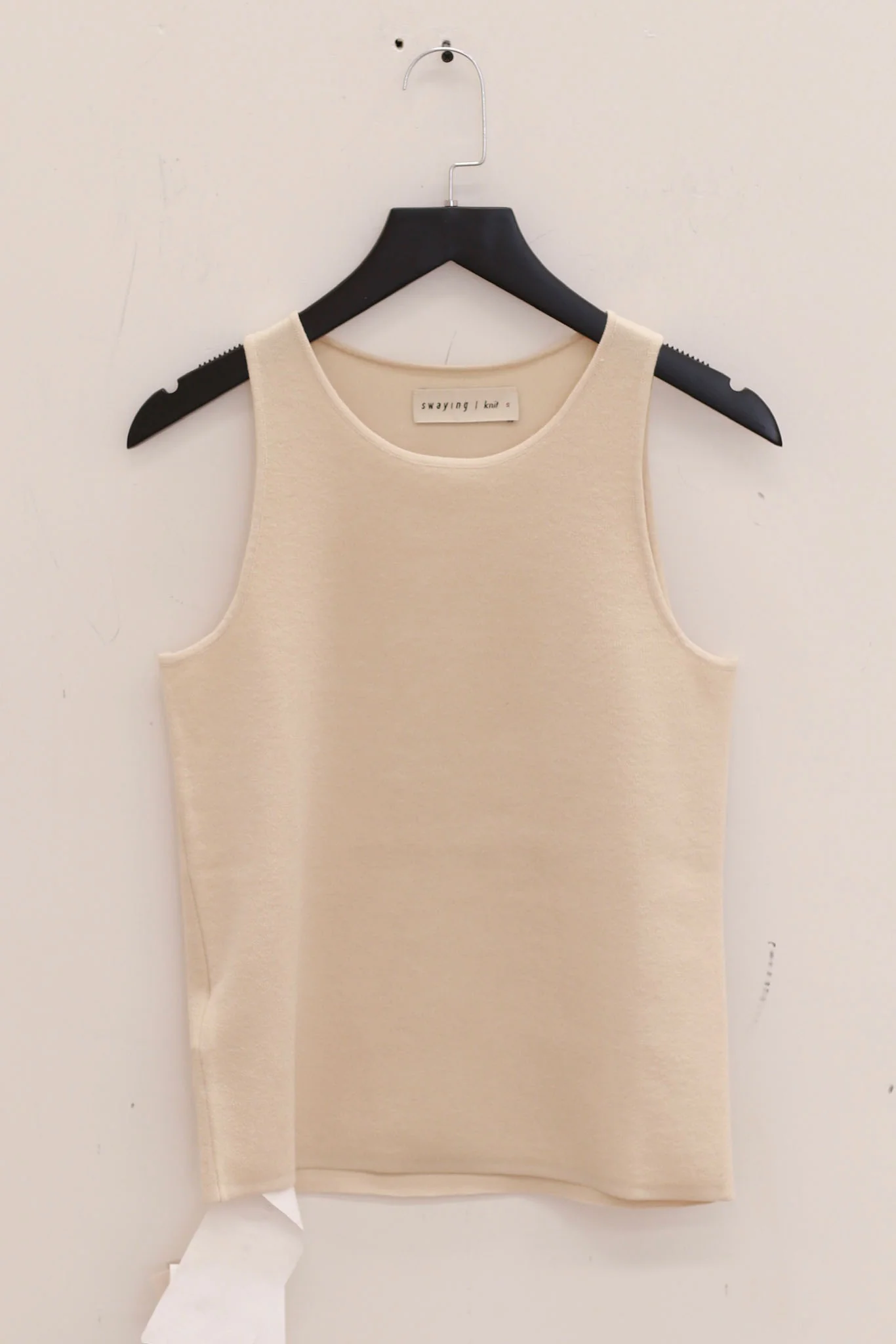 SWAYING 25 Early Fall Locked Edge Tank Vest SW-SW25PF1T03C1-MI Beige - Image 2