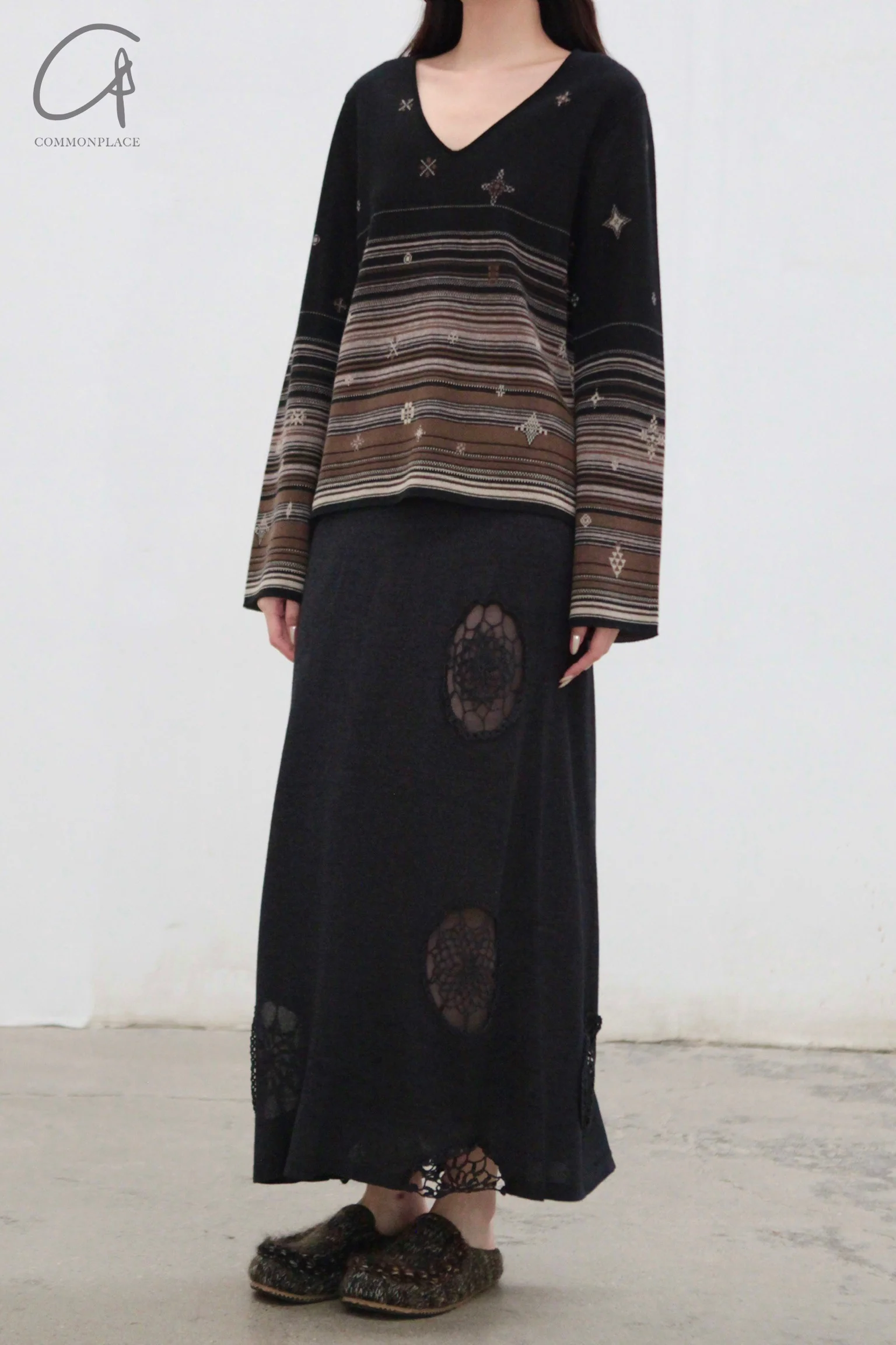 SWAYING 25 Early Spring V-neck snowflake jacquard pullover / straight pants SW-SW25PS1T13-HEI Black top SW25PS1T13 SW25PS3B11 - Image 5