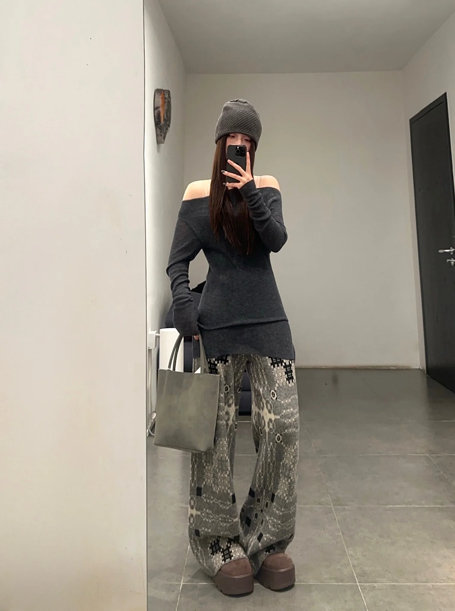SWAYING 25 Early Spring Water-soluble Wool Fake Two-piece Sweater Series SW-SW25PS1T06-HEIHUI Black and Gray SW-SW25PS1T06 - Image 12