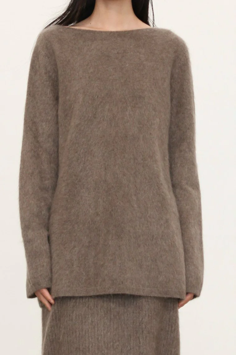 SWAYING 25 Autumn/Winter Off-the-Shoulder Yak Fleece Pullover SW-SW25AW1T39C2S4-HZ Grey Brown