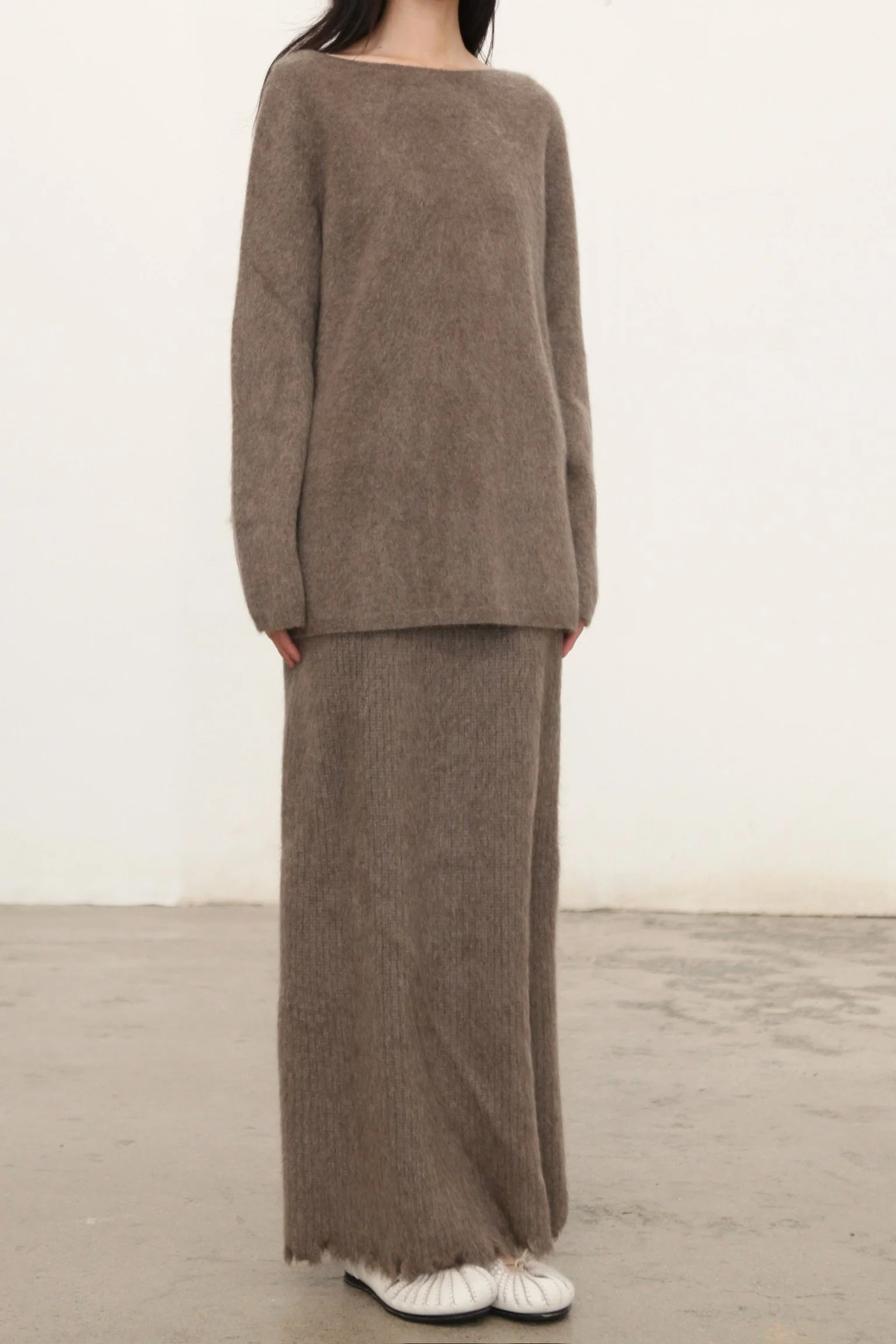 SWAYING 25 Autumn/Winter Off-the-Shoulder Yak Fleece Pullover SW-SW25AW1T39C2S4-HZ Grey Brown - Image 2