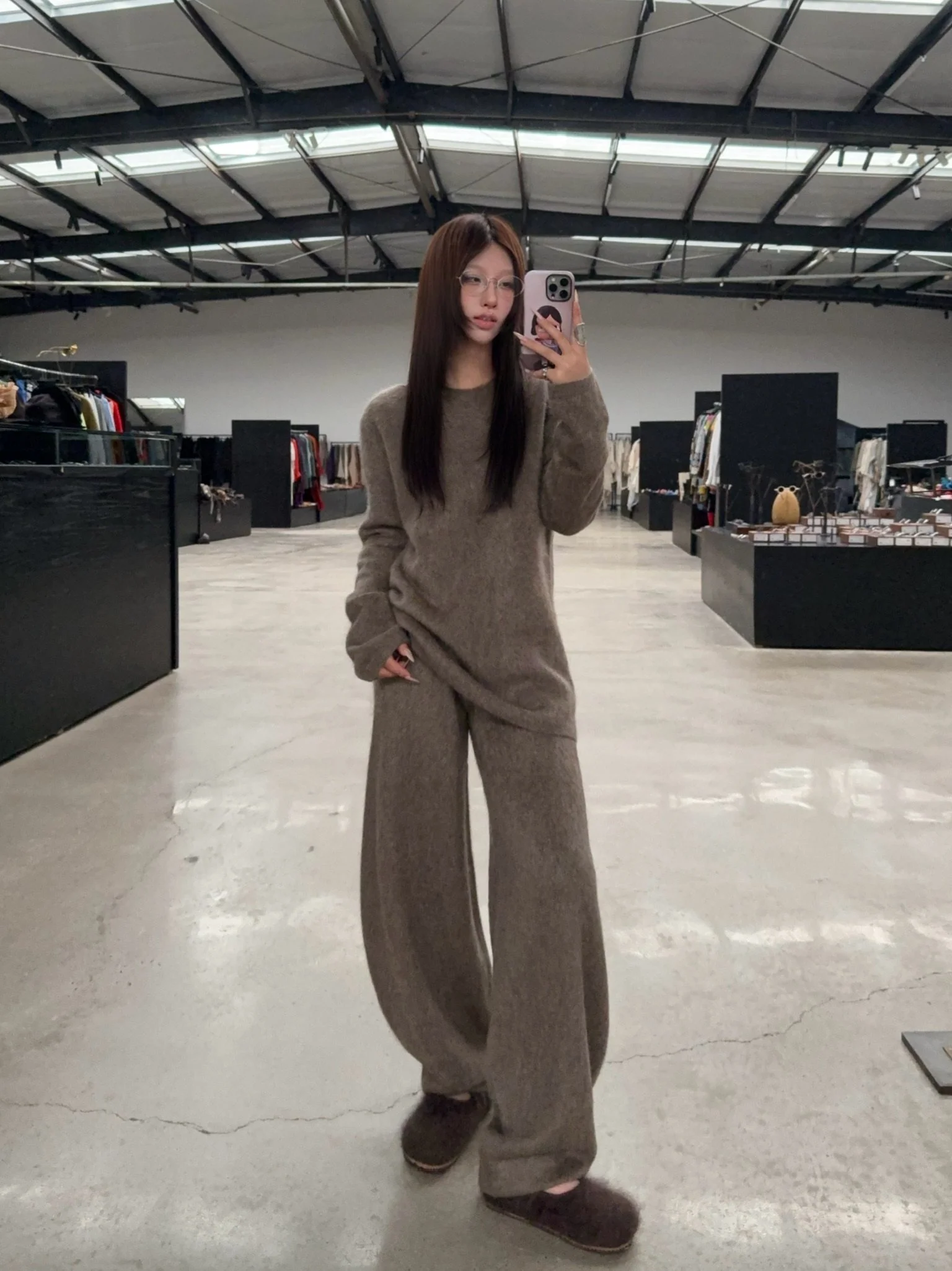 SWAYING 25 Autumn/Winter Off-the-Shoulder Yak Fleece Pullover SW-SW25AW1T39C2S4-HZ Grey Brown - Image 9