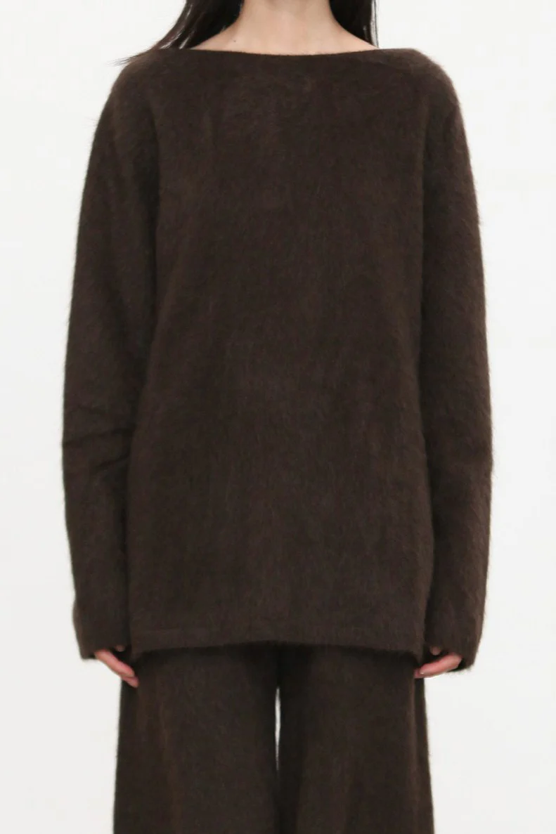 SWAYING 25 Autumn/Winter Off-Shoulder Yak Fleece Pullover SW-SW25AW1T39C3S4-SZ Dark Brown