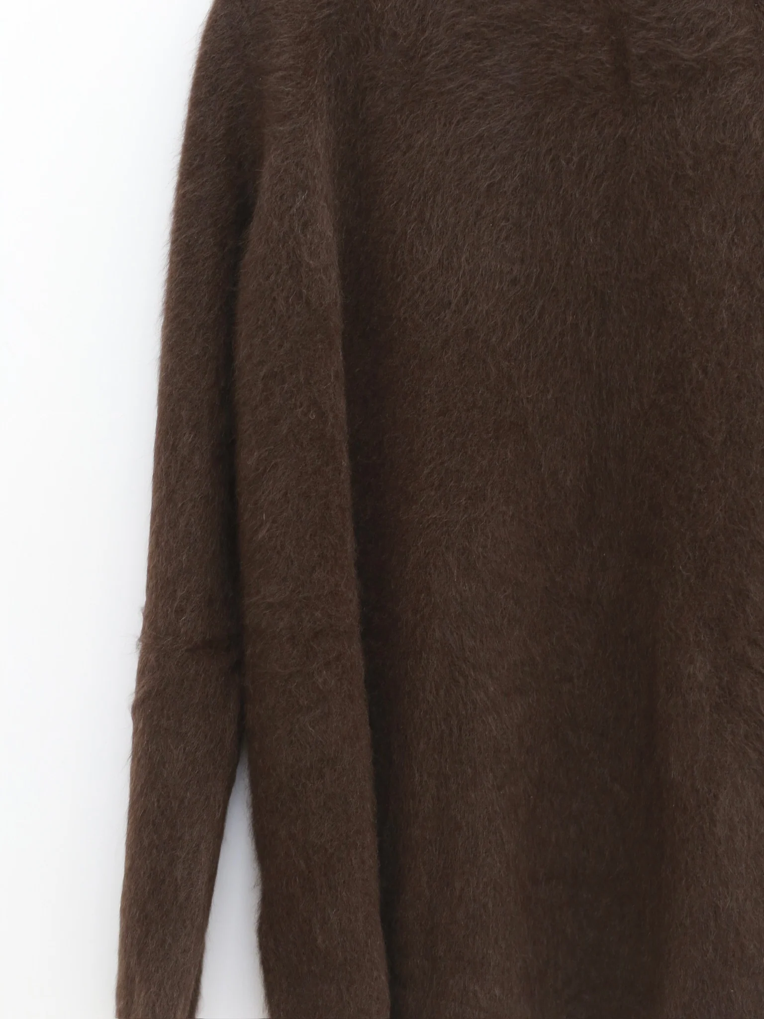 SWAYING 25 Autumn/Winter Off-Shoulder Yak Fleece Pullover SW-SW25AW1T39C3S4-SZ Dark Brown - Image 7