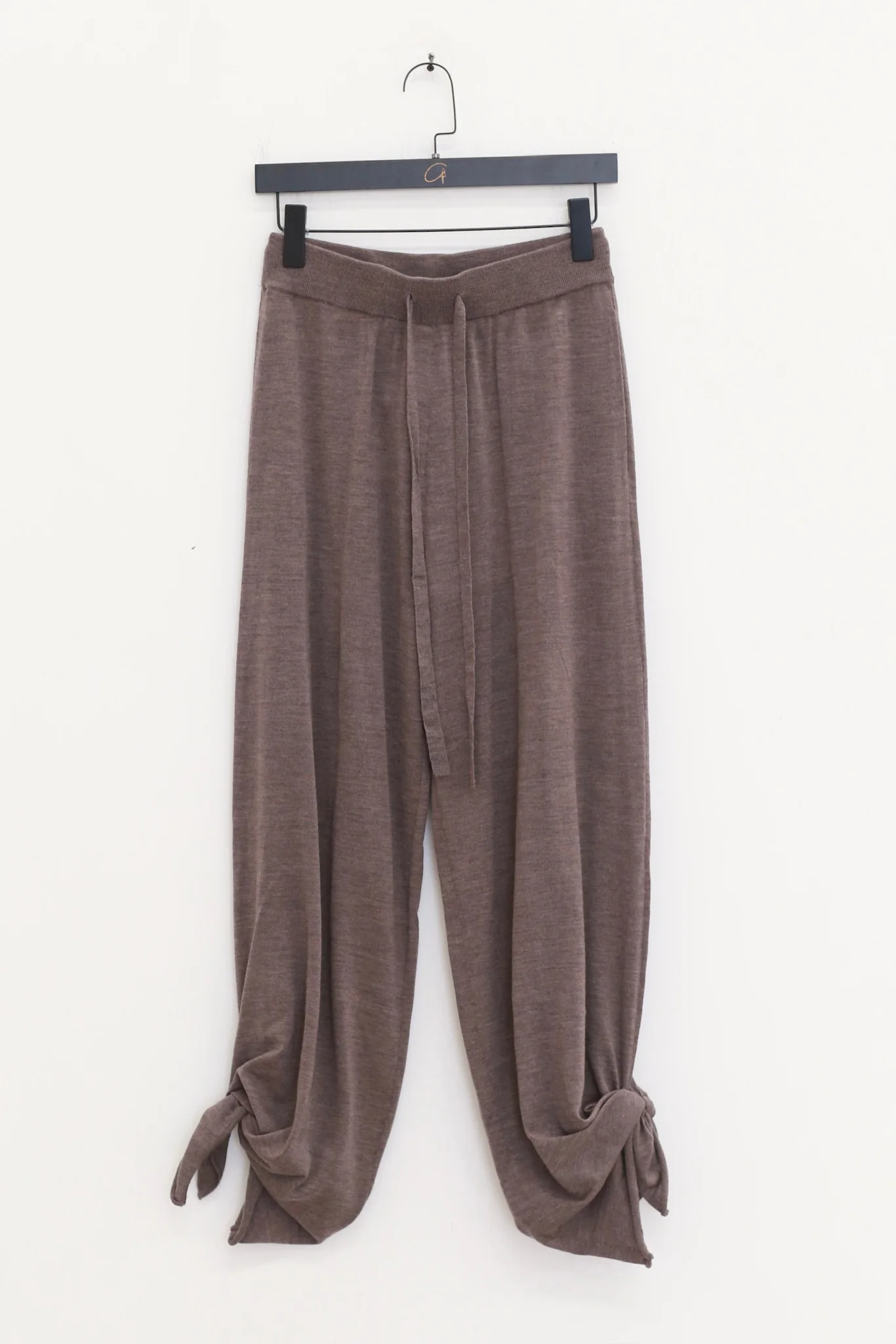 SWAYING 25 Fall/Winter Collection: Knotted-detail Wool Tapered Pants (SW-SW25AW3B12C2S2-HZ) - Gray-Brown - Image 2