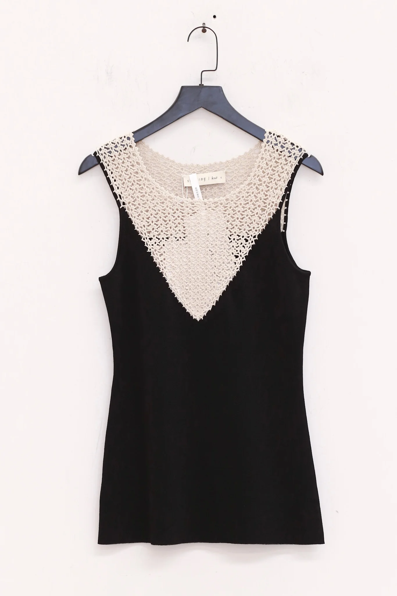 SWAYING 25 Spring/Summer Crochet Stitching Contrast Color Tank Top SW-SW25SS1T12C2-HEI Black