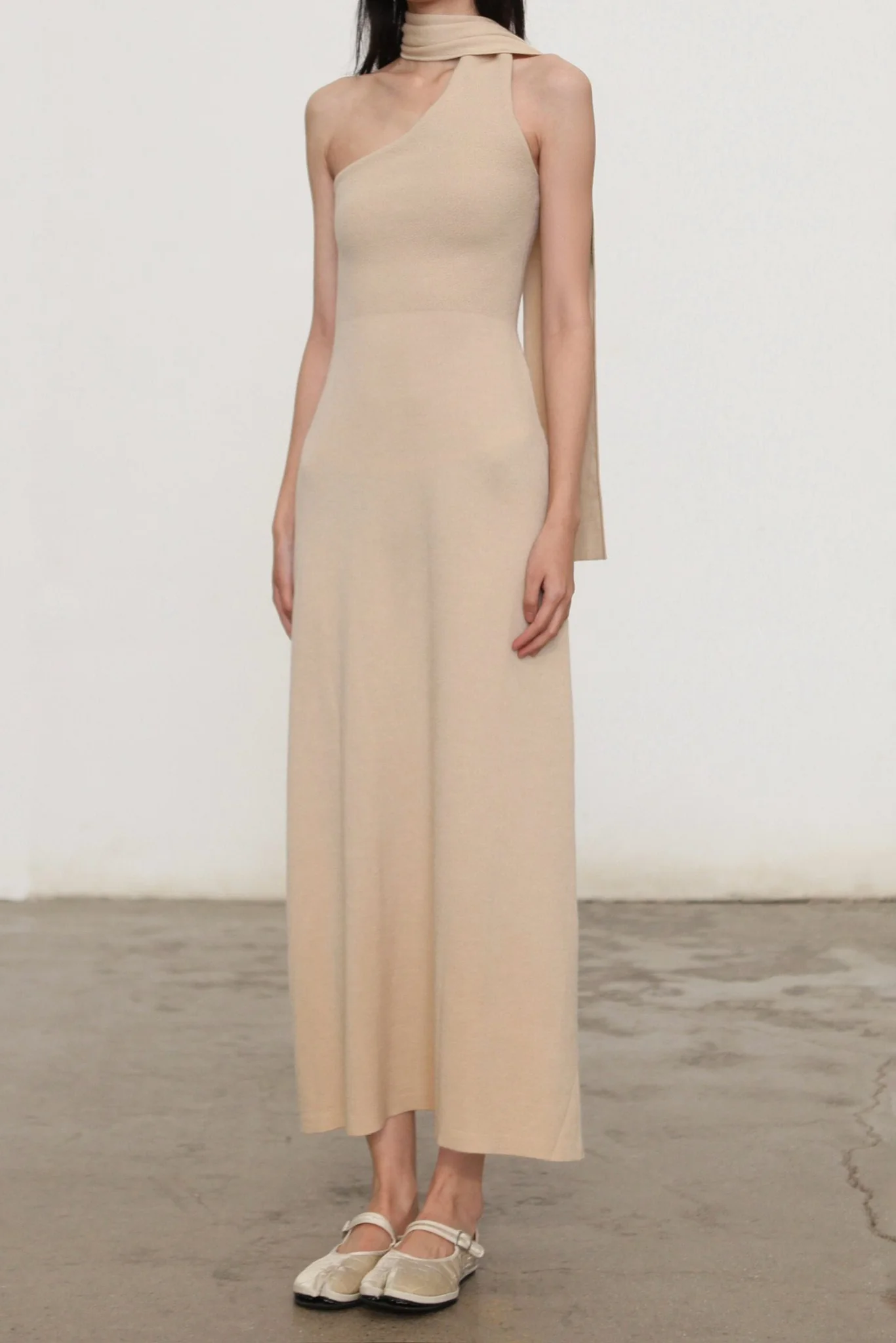 SWAYING 26 Early Spring Cashmere Blend Halter Neck Dress SW-SW26PS2L03C1-XING Apricot - Image 2