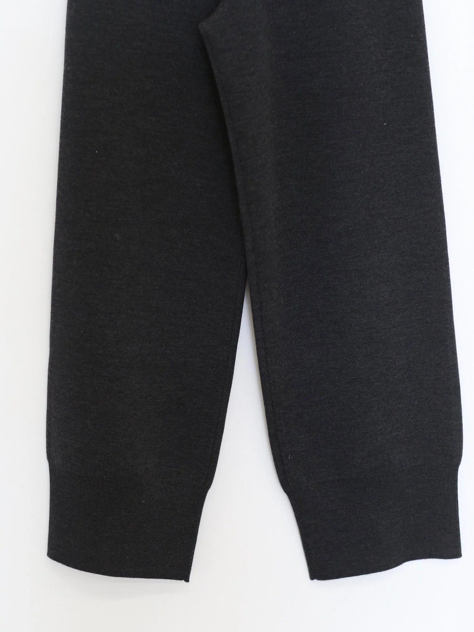 SWAYING 26 Early Spring Wool Ribbed Jogger Pants SW-SW26PS3B13C3-SH Dark Grey - Image 4