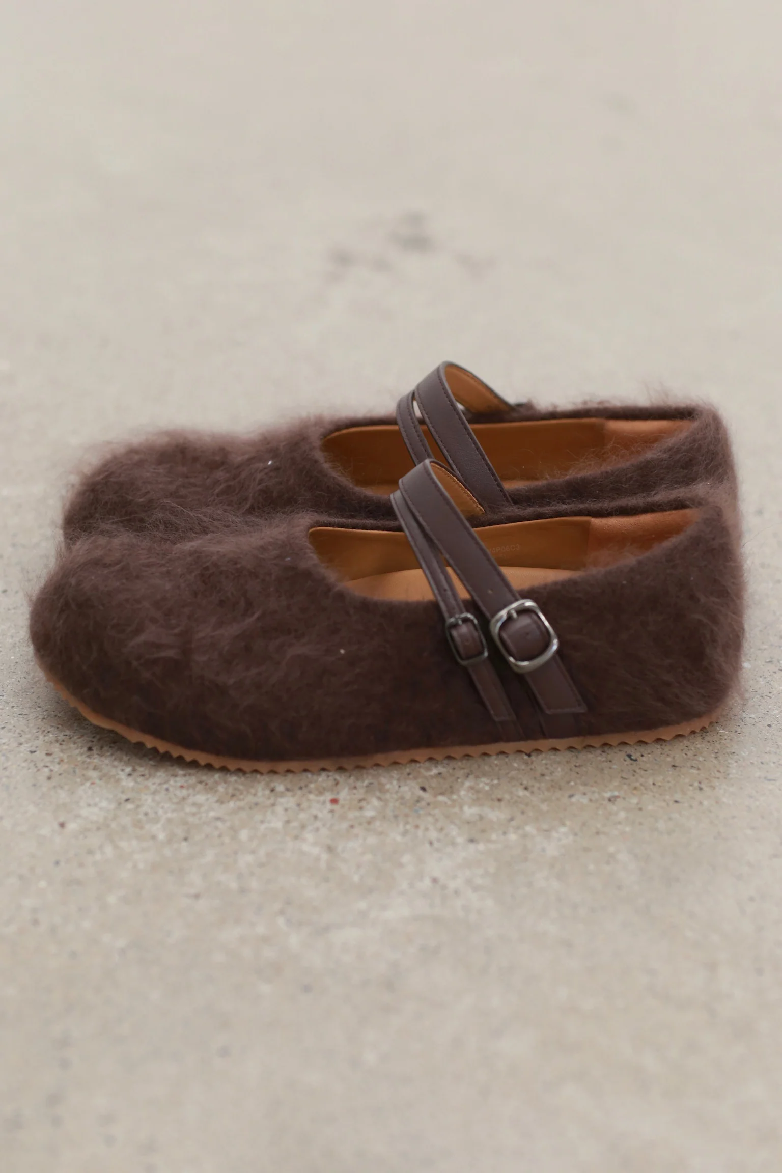 SWAYING Fall/Winter 2025: Cashmere-trimmed leather flat shoes SW-SW25AW4P06C3S, Red-brown