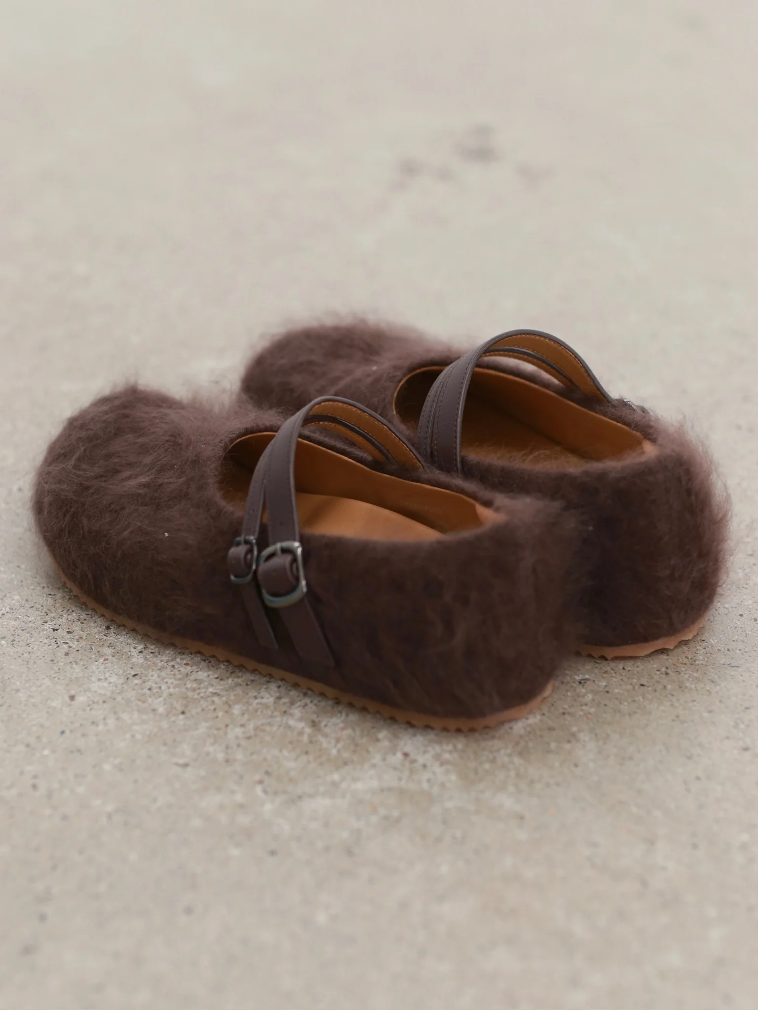 SWAYING Fall/Winter 2025: Cashmere-trimmed leather flat shoes SW-SW25AW4P06C3S, Red-brown - Image 3