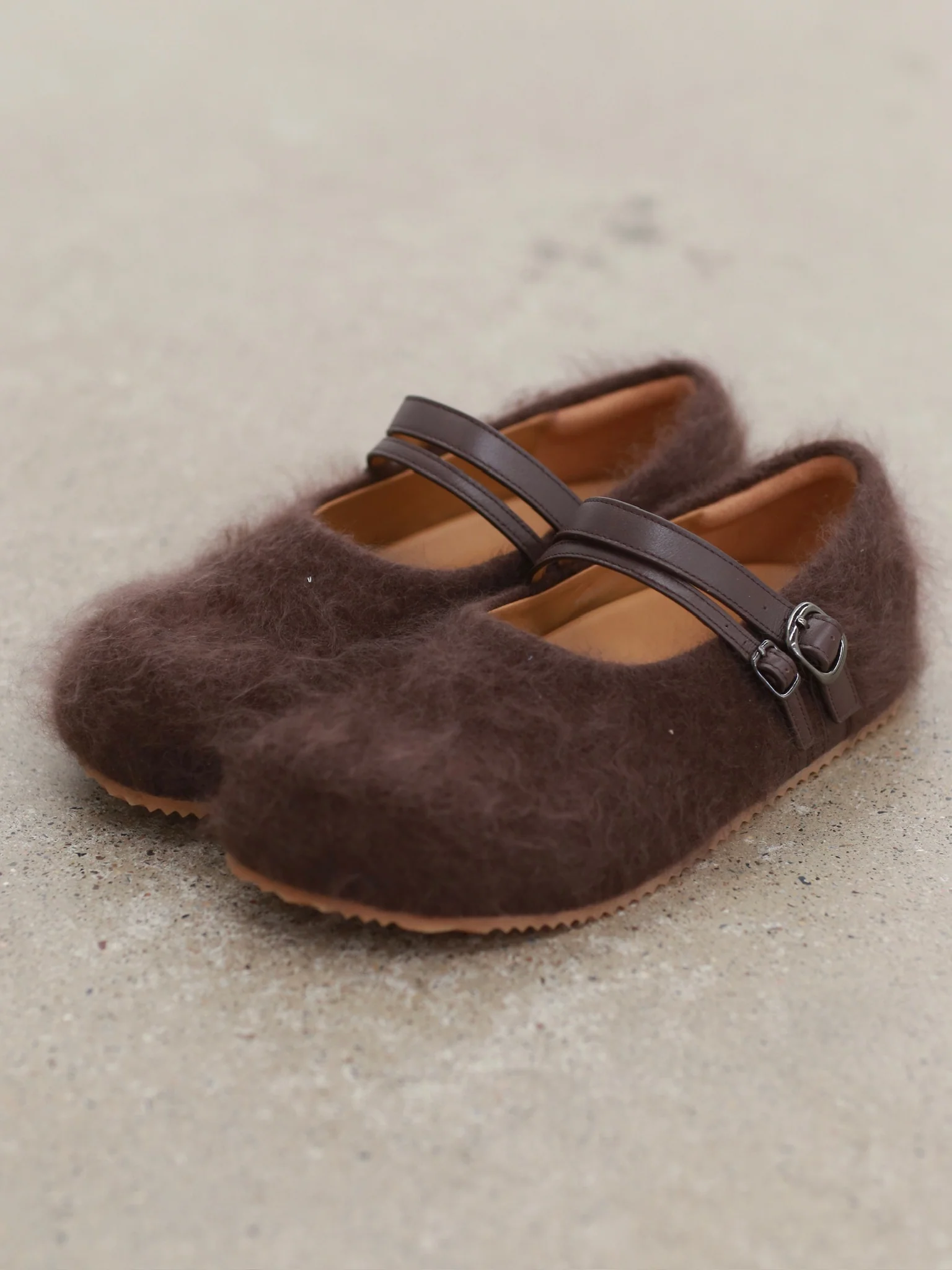 SWAYING Fall/Winter 2025: Cashmere-trimmed leather flat shoes SW-SW25AW4P06C3S, Red-brown - Image 4
