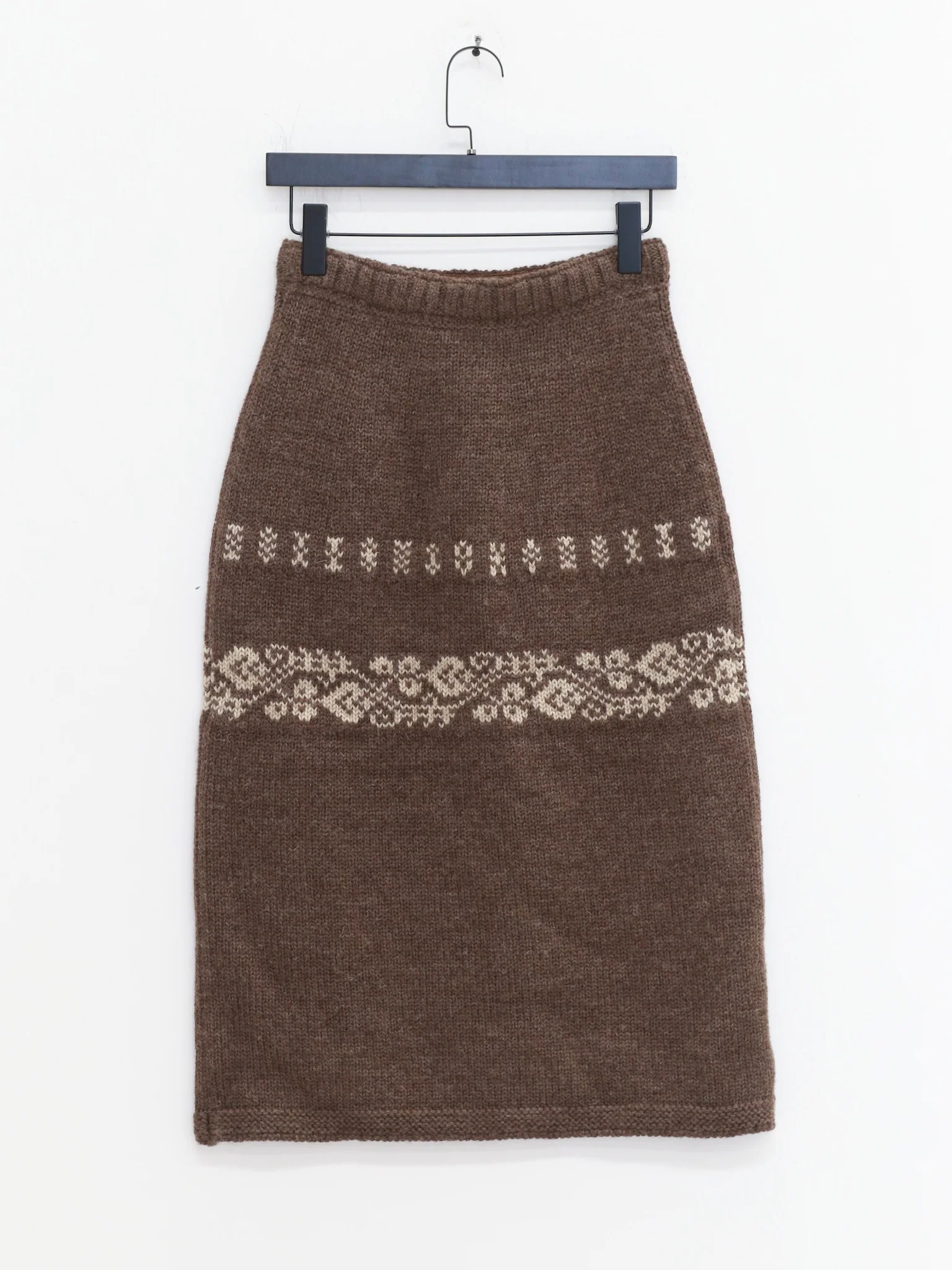 SWAYING Fall/Winter 2025 Fair Isle Jacquard Thick Yarn Skirt SW-SW25AW3B11C1S2-ZONG (Brown) - Image 5