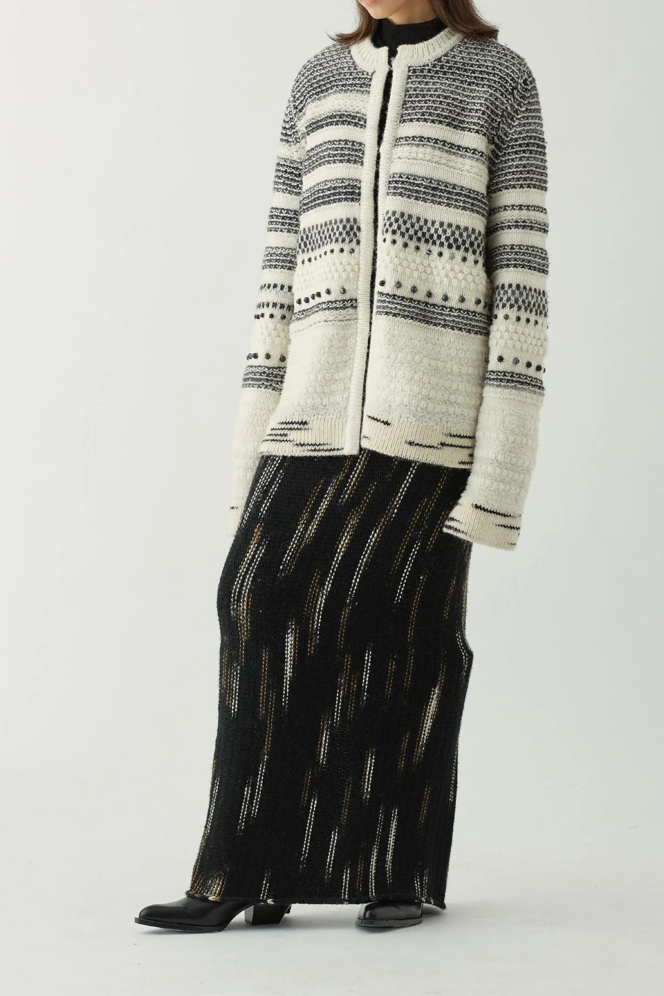 SWAYING/KNIT Beaded Pendant Jacket SW22AW1T94 White/Black Brown - Image 12