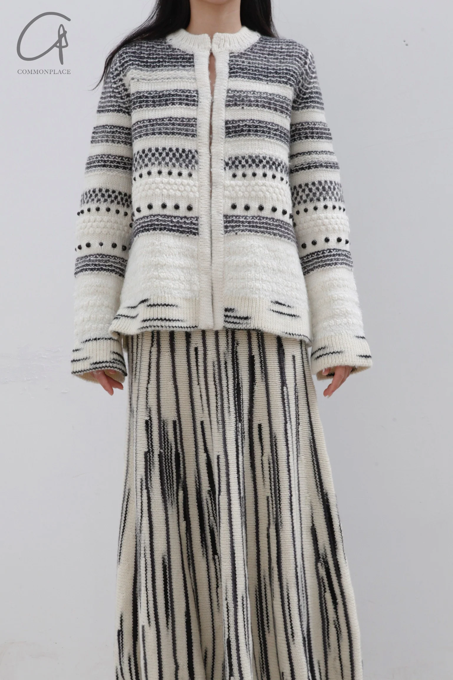 SWAYING/KNIT crochet stitched flower bud skirt SW22AW3B08 white/black grey - Image 5